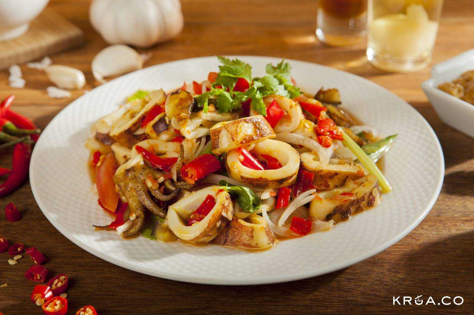 ยำปลาหมึก