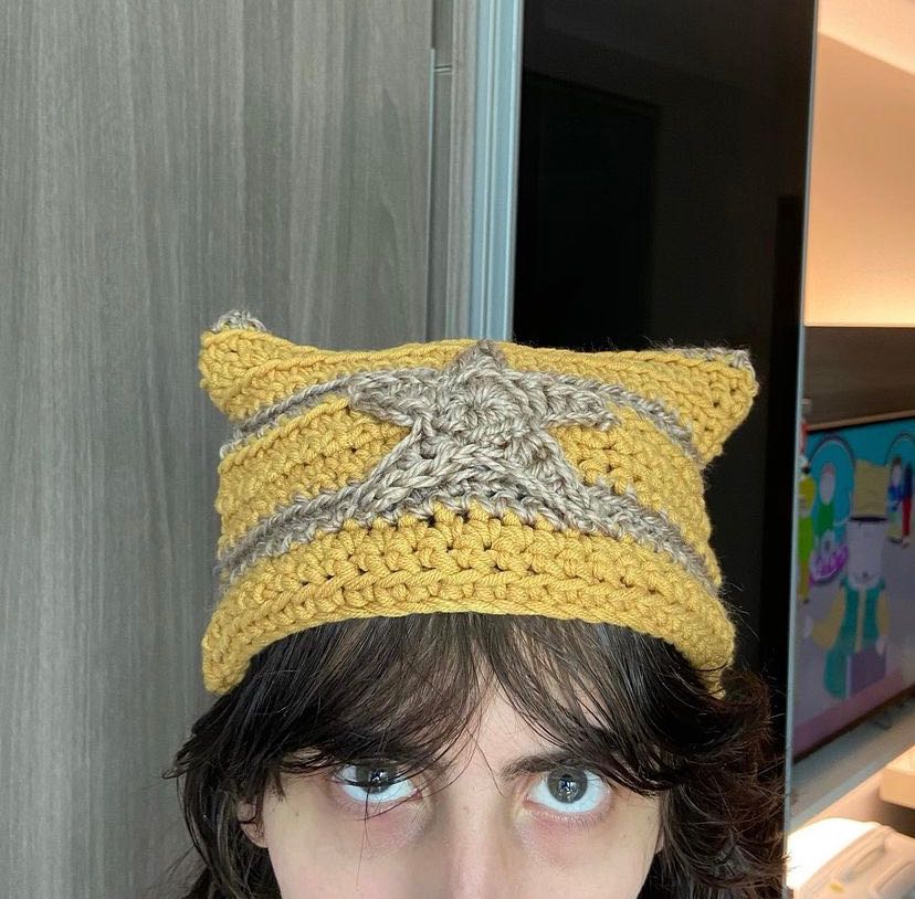 GluE star kitty beanie 