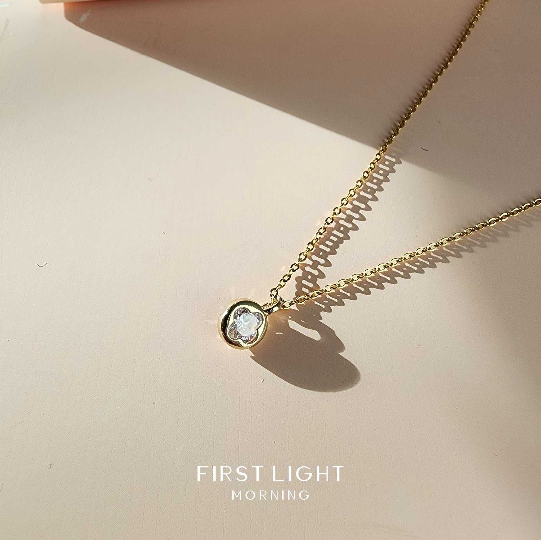 First Light Morning : Iceci Necklace