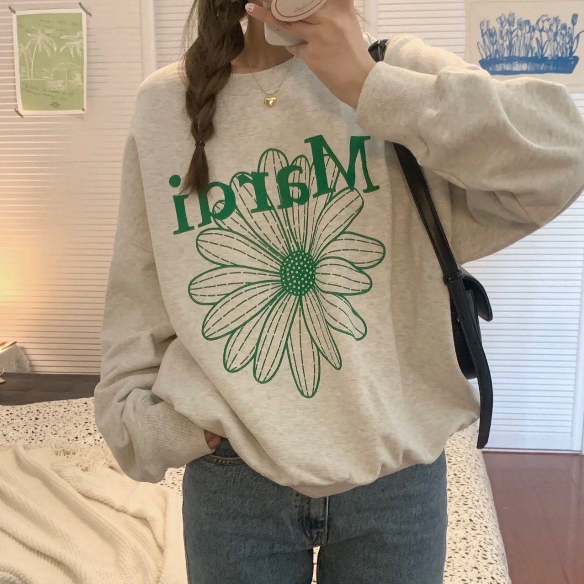 (พร้อมส่ง) Mardi mercredi flower sweater oatmeal green