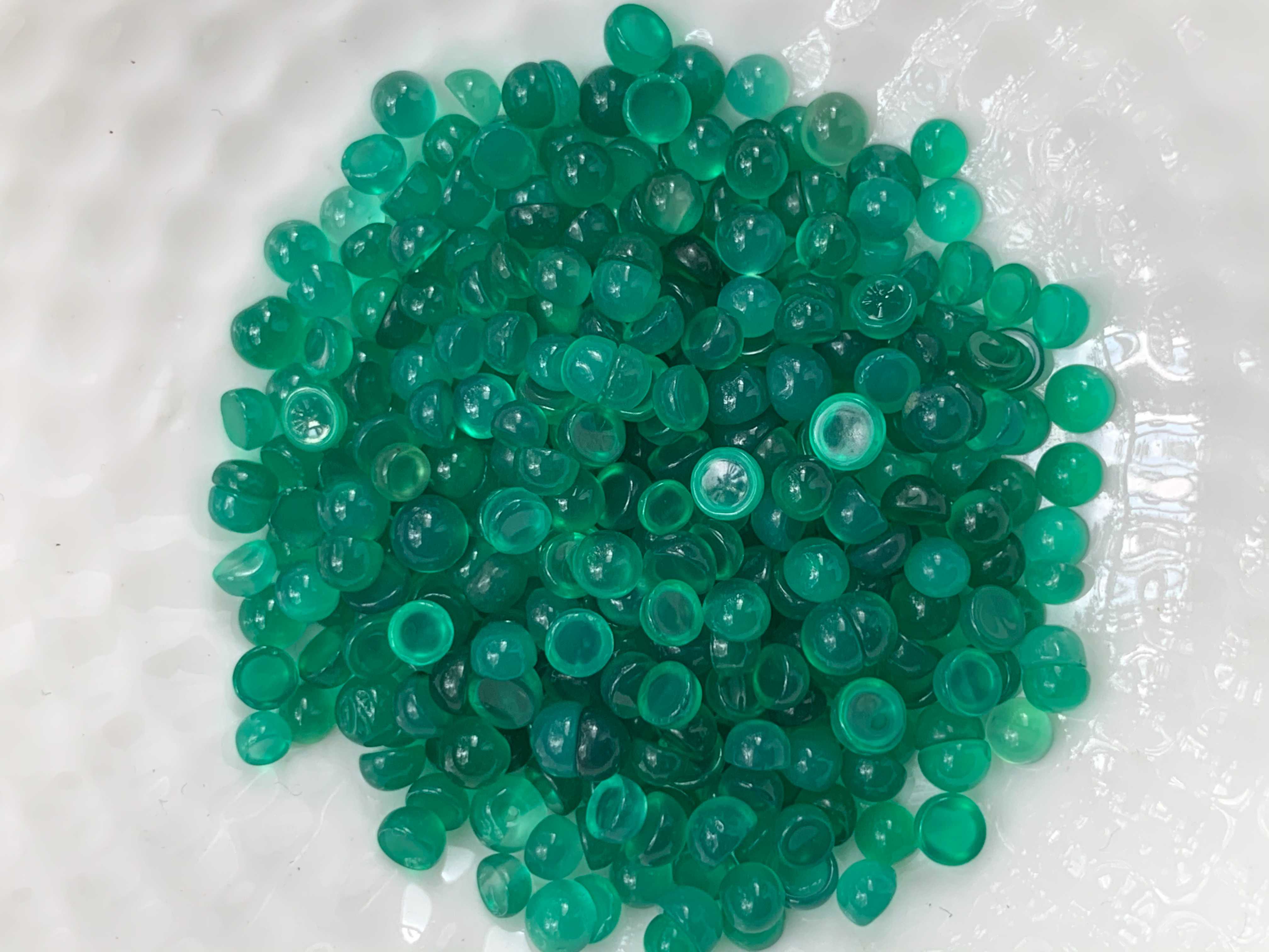 3.0mm. พลอยโมรากลมหลังเบี้ย กะรัตละ 30 บาท