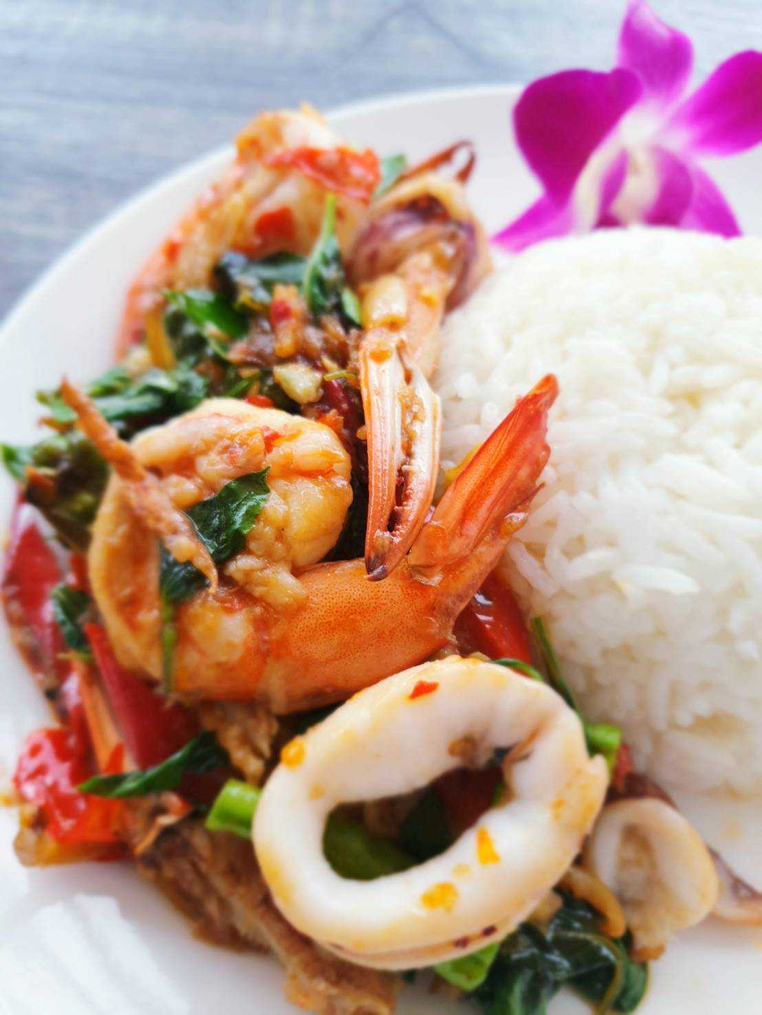 ข้าวกะเพราทะเล