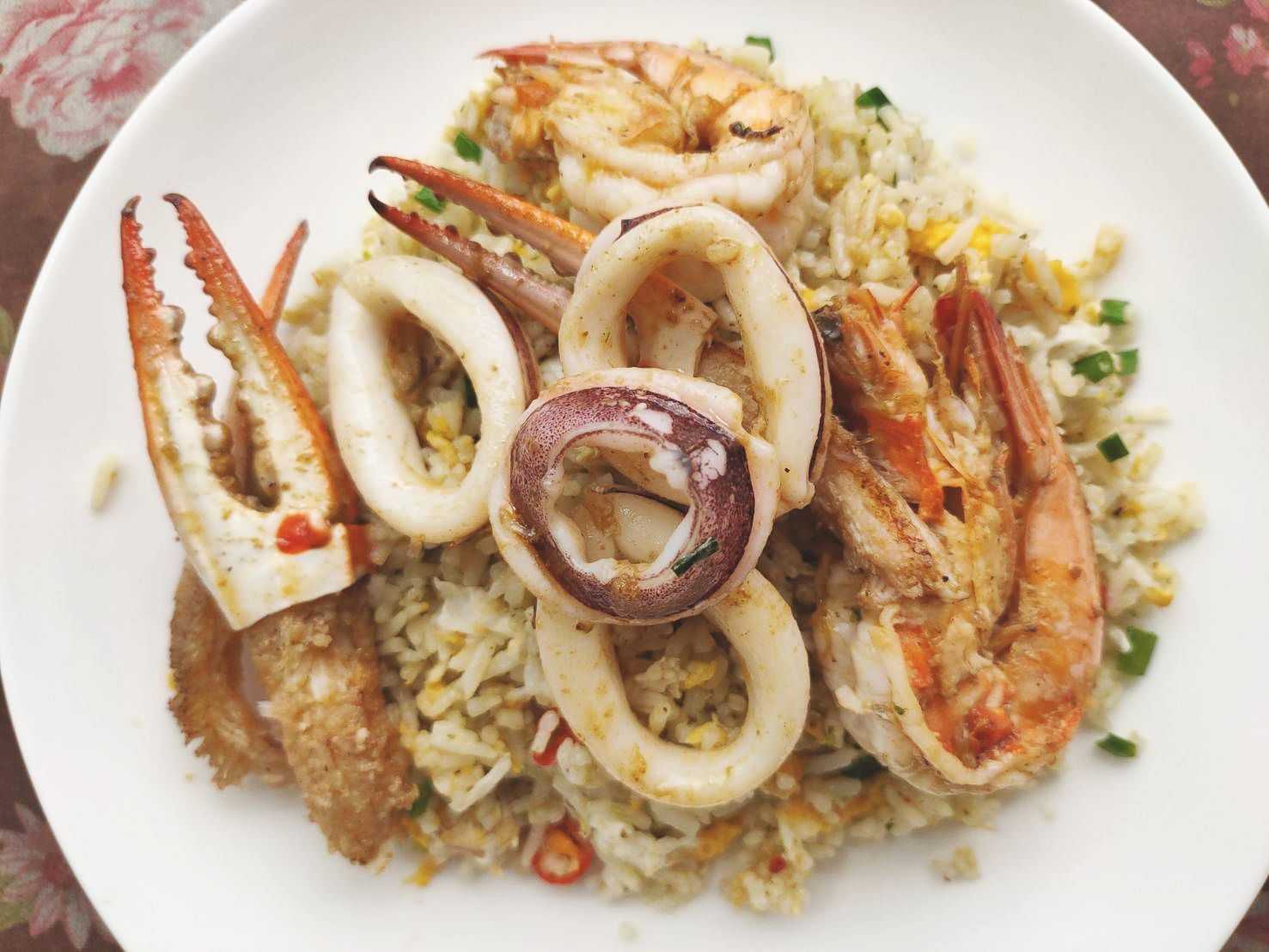 ข้าวผัดพริกเกลือทะเล
