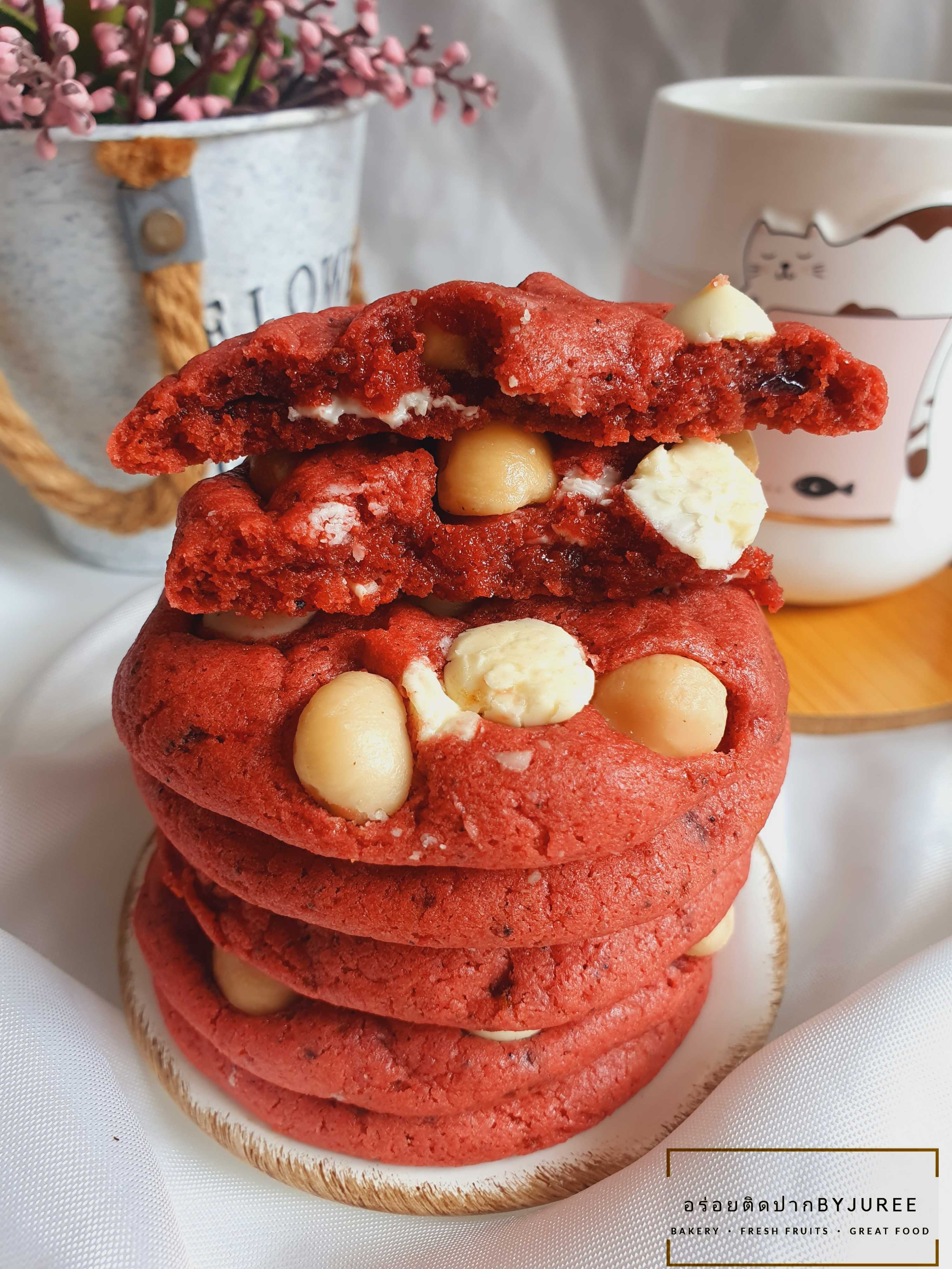 Soft&chewy  strawberry white choc   cookies
