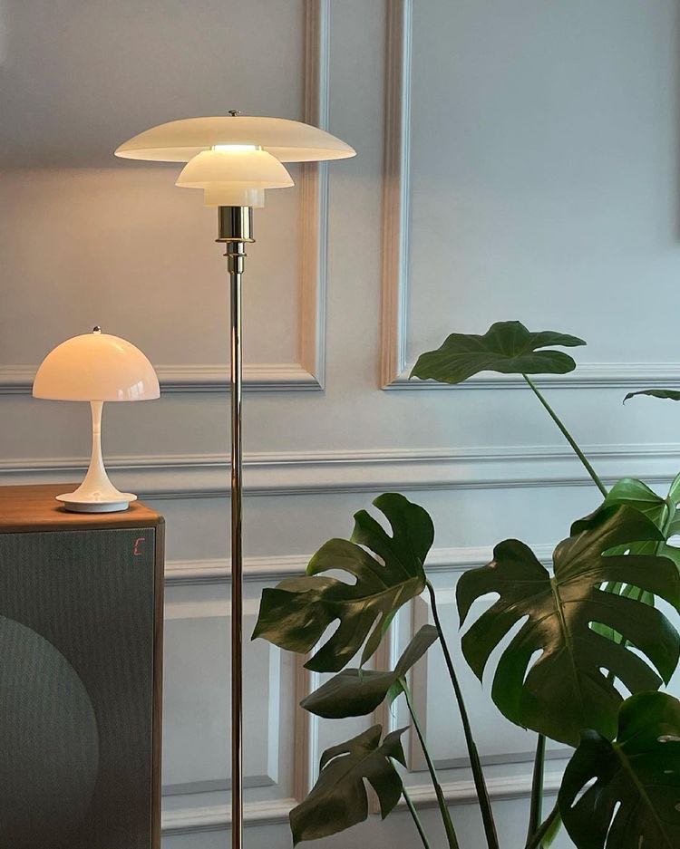 Tulip floor lamp