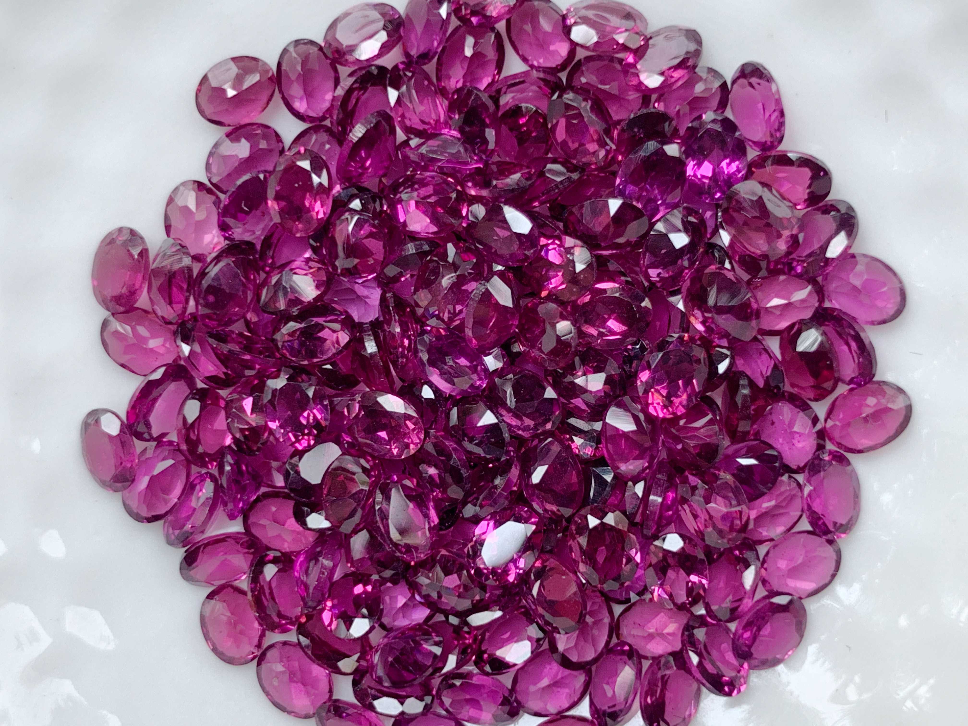 4x3mm. พลอยโรโดไลท์ไข่ ราคากะรัตละ 70฿