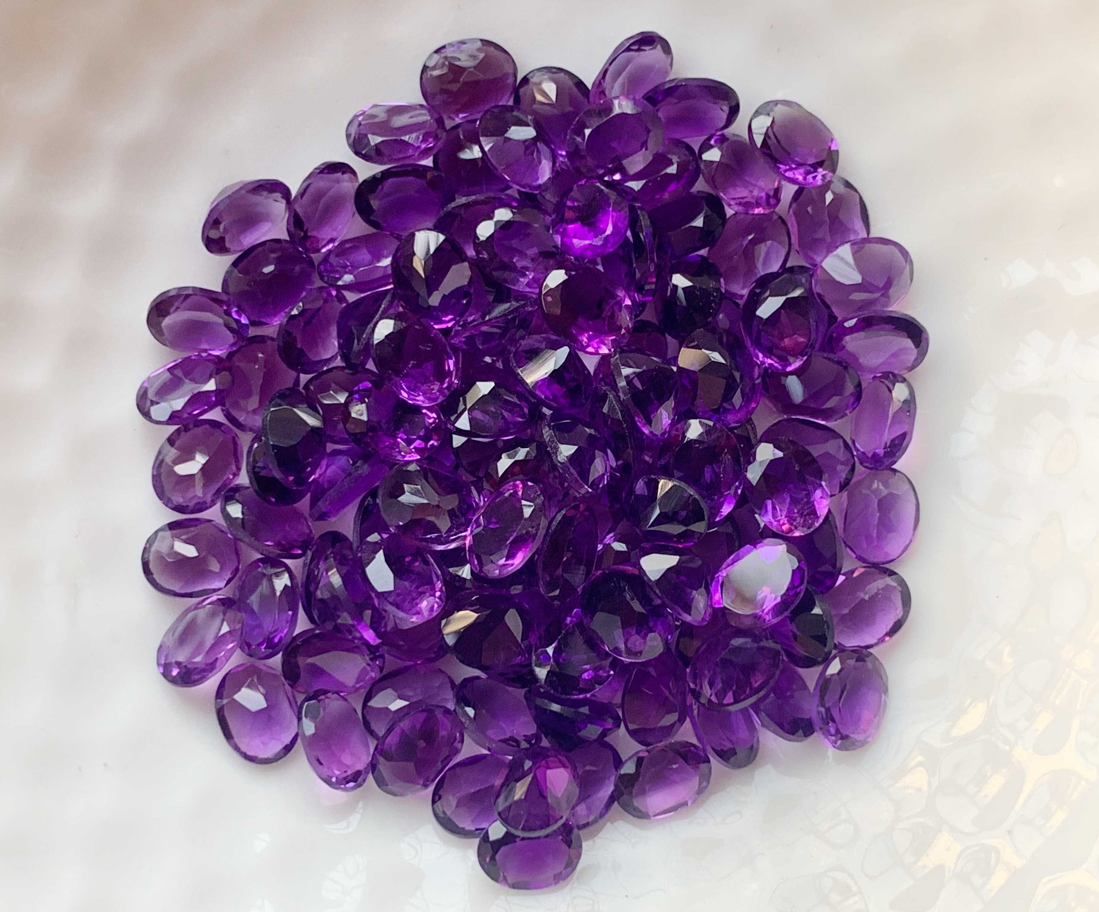 5x4mm. อเมทิสไข่ กะรัตละ 70 บาท
