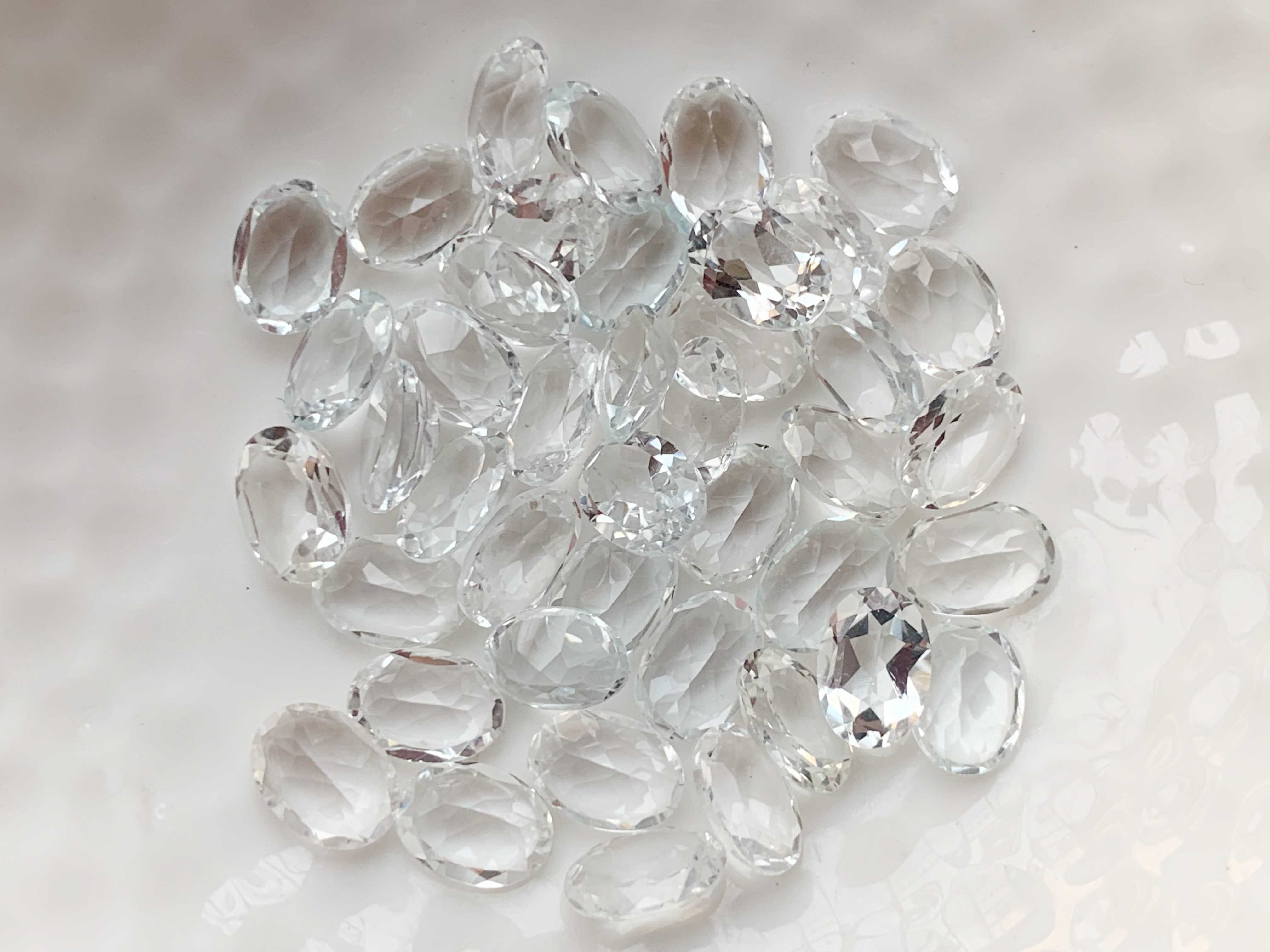 7x5mm. ไวท์โทปาสไข่ เม็ดละ 100 บาท