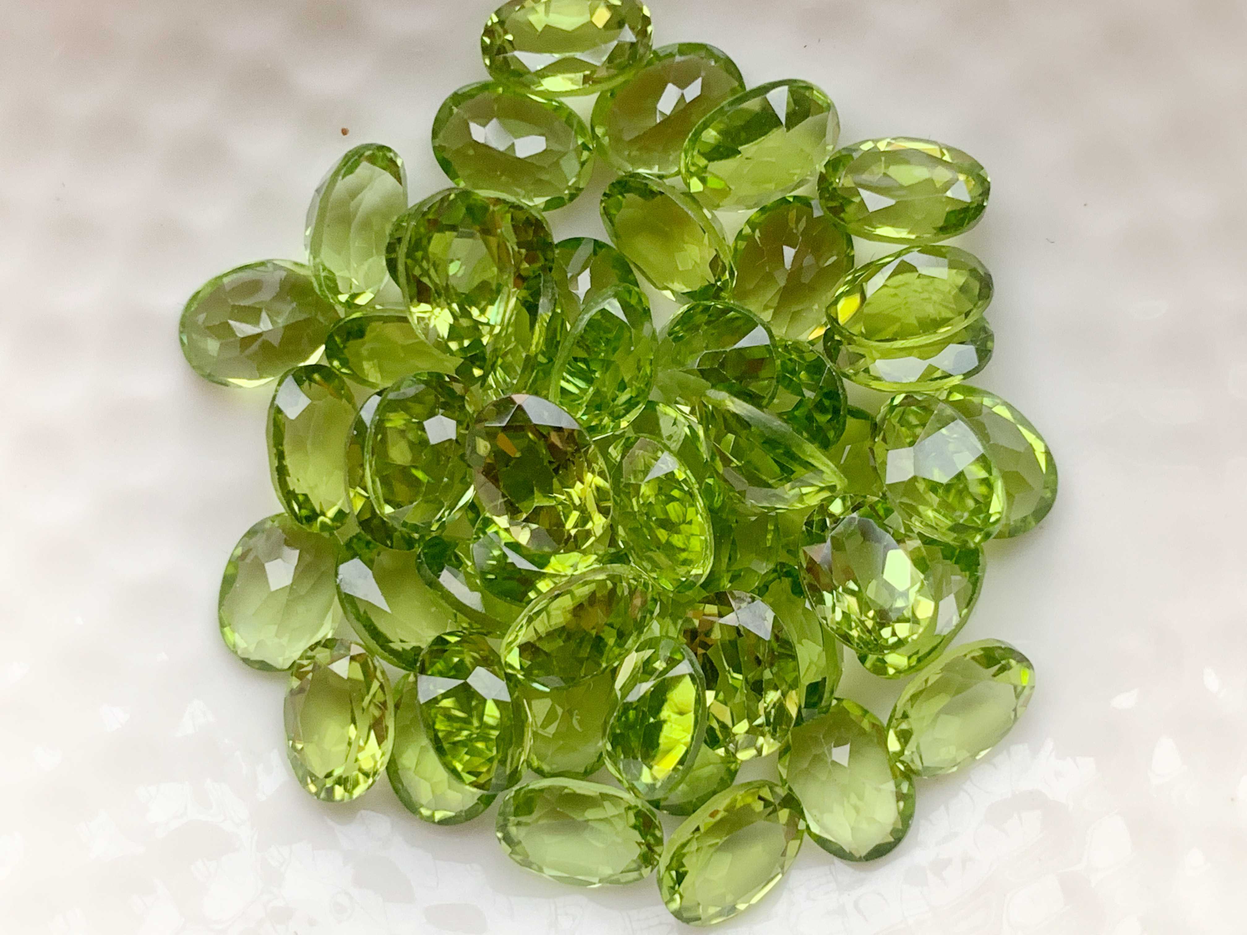 8x6mm. เพอริดอทไข่ เม็ดละ 170 บาท