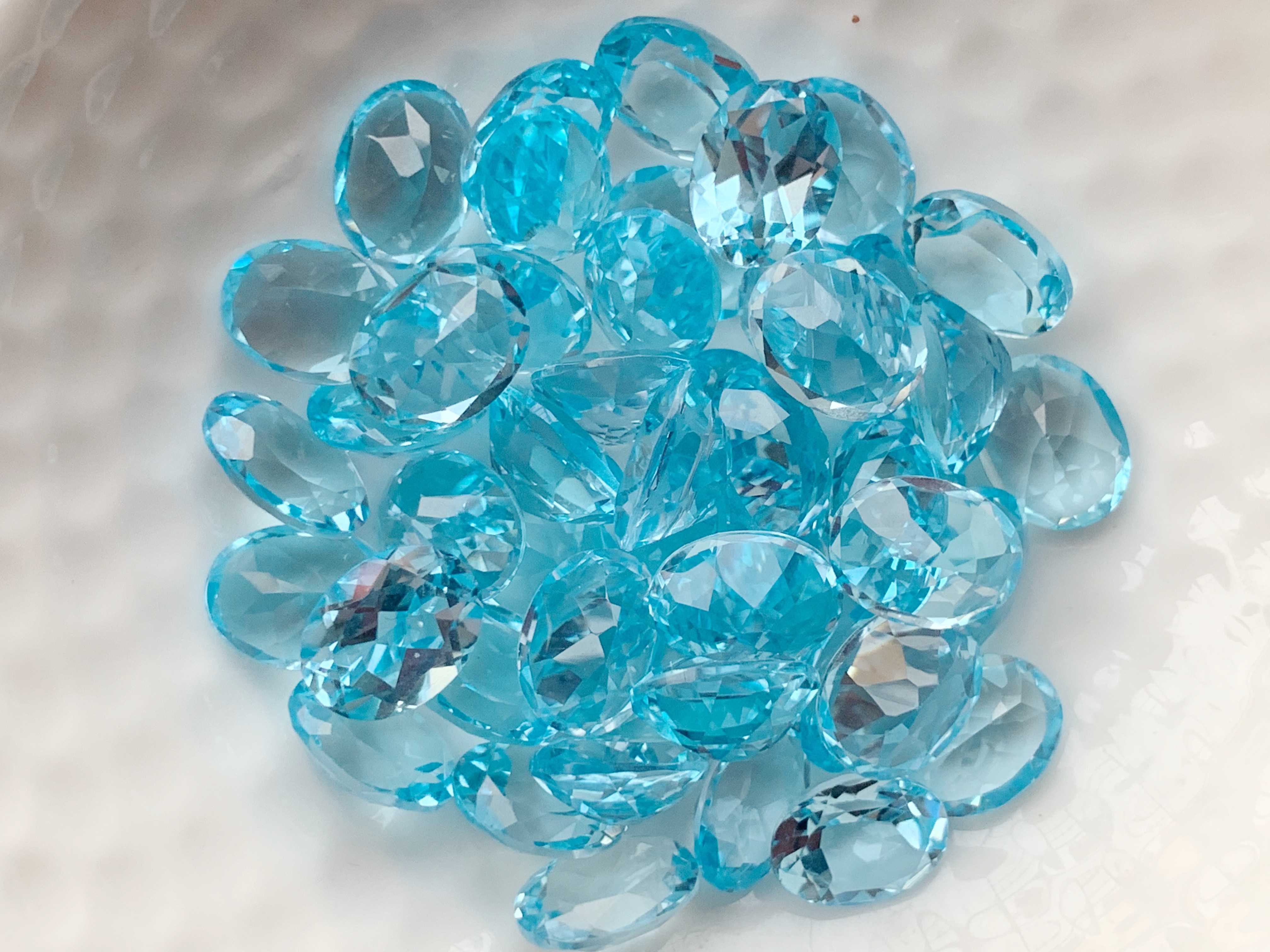 9x7mm. สกายบลูโทปาสไข่ เม็ดละ 190 บาท