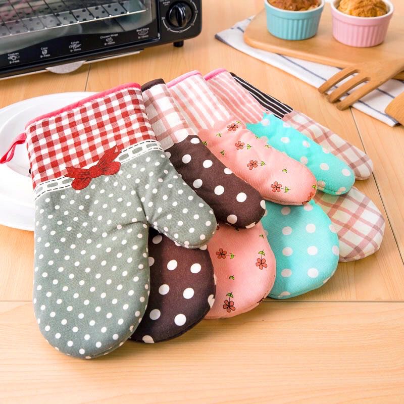 CUTIE🤎💚𝑩𝒂𝒌𝒊𝒏𝒈 𝑮𝒍𝒐𝒗𝒆🤍❤️ ถุงมือจับของร้อน 