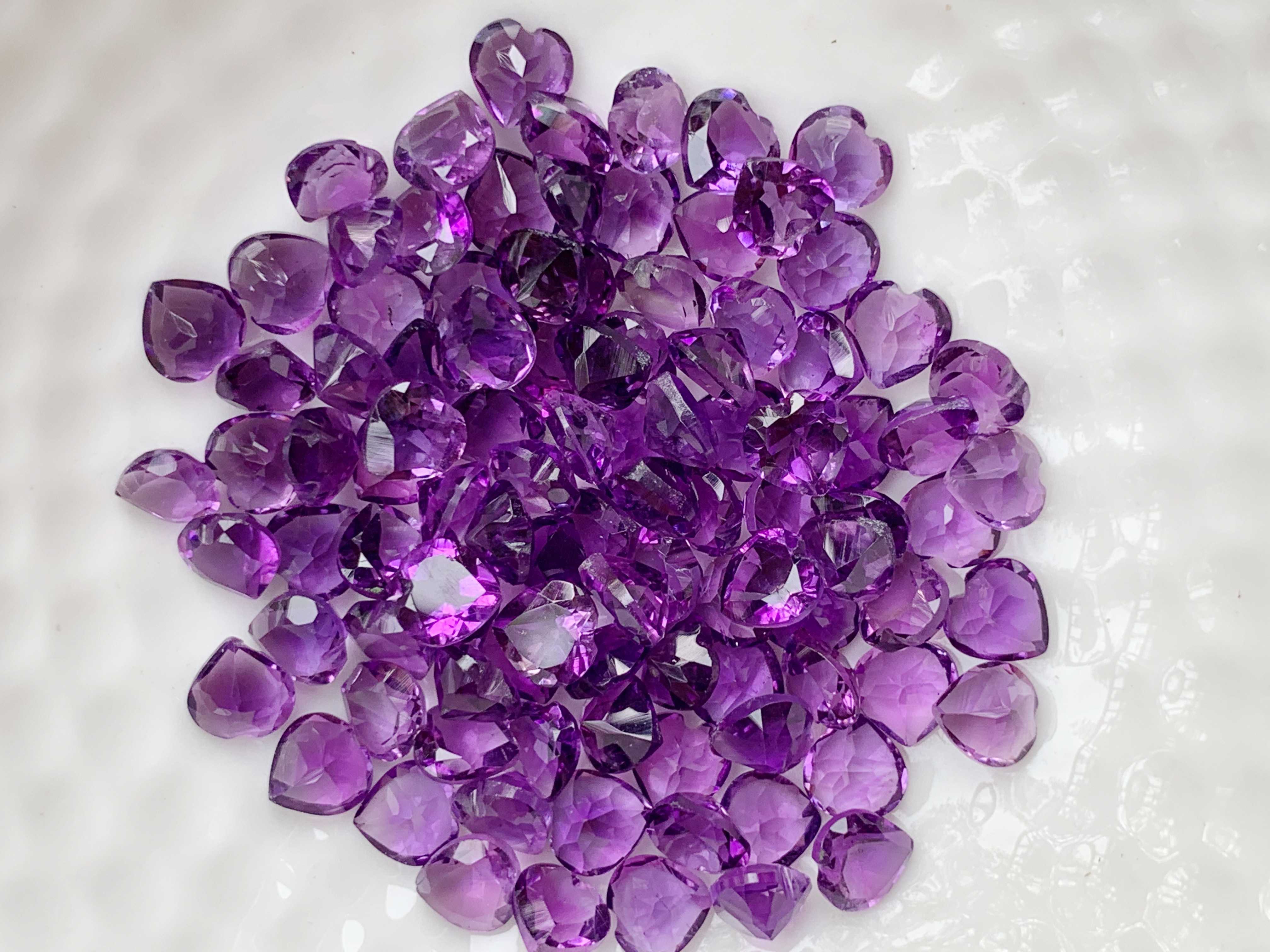 5.0mm. อเมทิสหัวใจ เม็ดละ 100 บาท