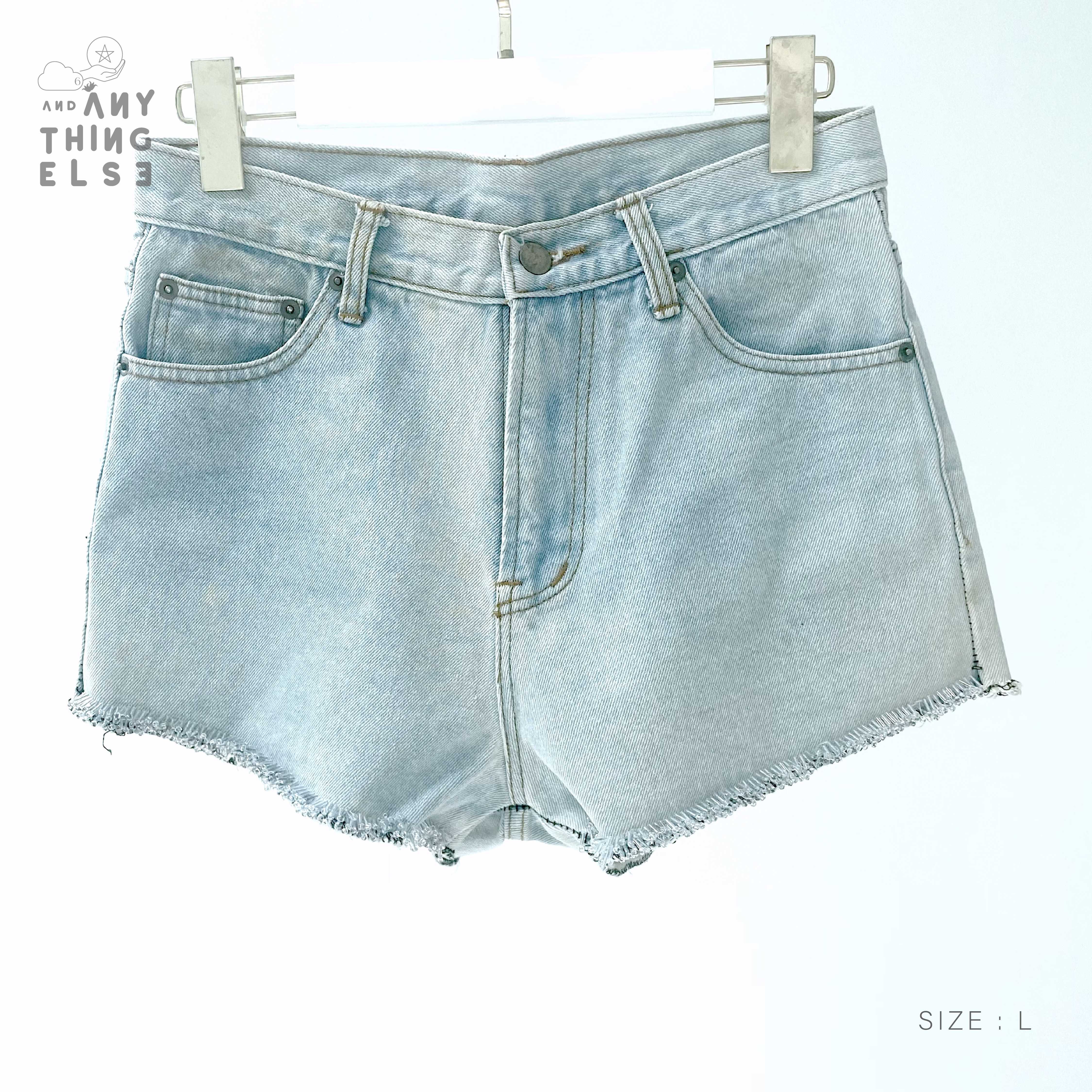 [USED] Denim ขาสั้น ดีเทลลูกปัดขอบขา (size L / เอว 28)