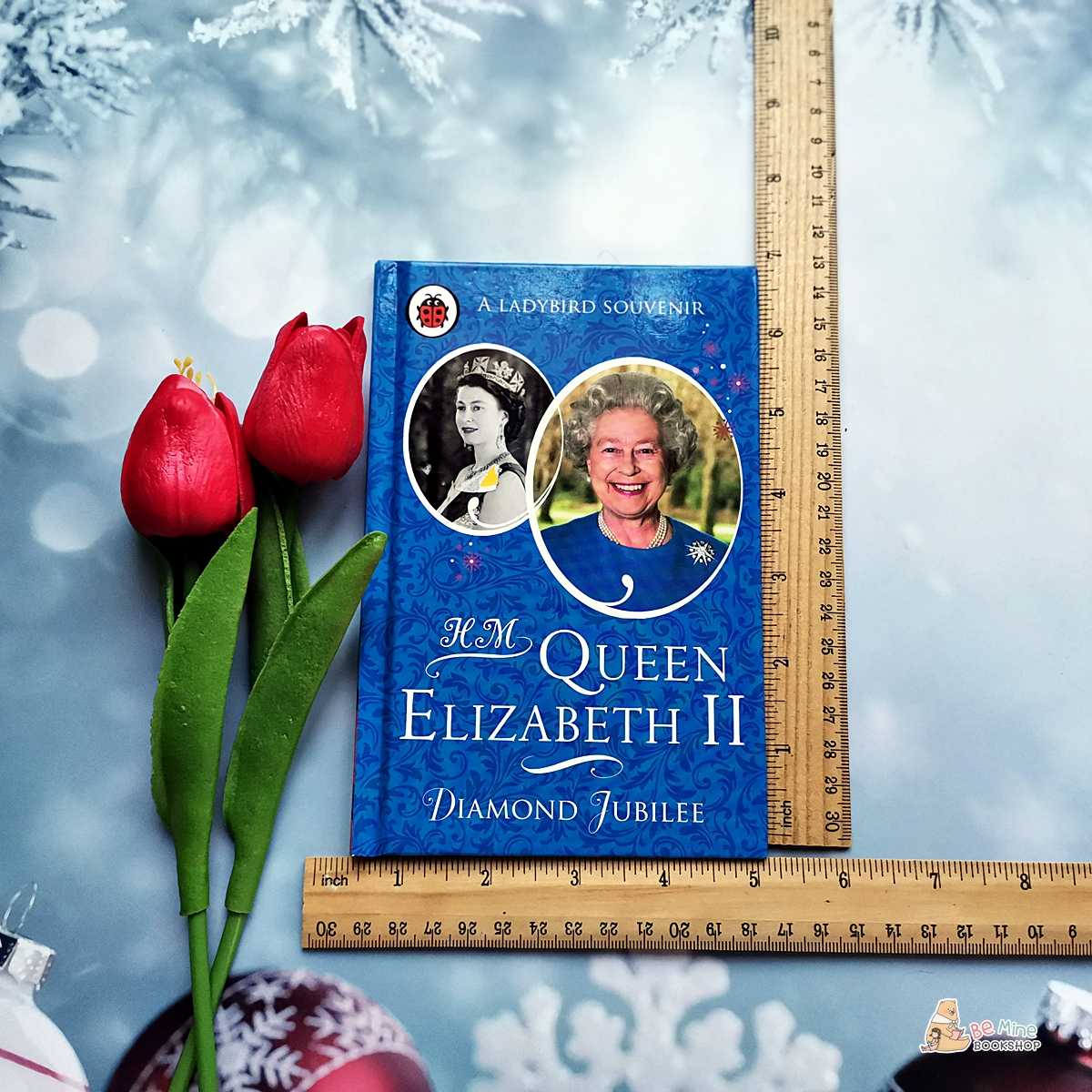 สมเด็จพระราชินีนาถเอลิซาเบธที่ 2  ║HM Queen Elizabeth II: Diamond Jubilee║★มือสอง ★ปกแข็ง ★เล่มเล็ก