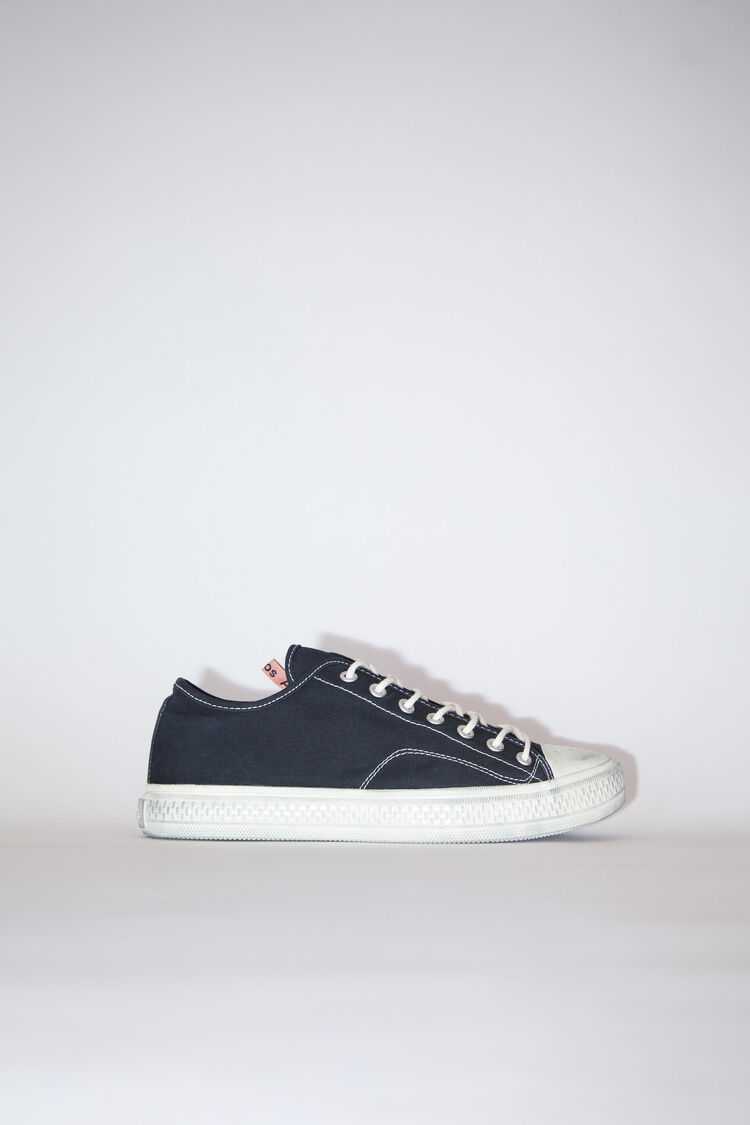 Acne Studios | Low Top Sneakers