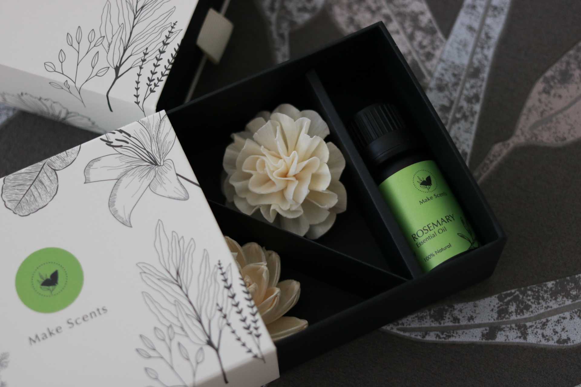 ชุดน้ำมันหอมโรสแมรี่ + ดอกไม้กระจายกลิ่น Rosemary Oil Flower Diffuser Set