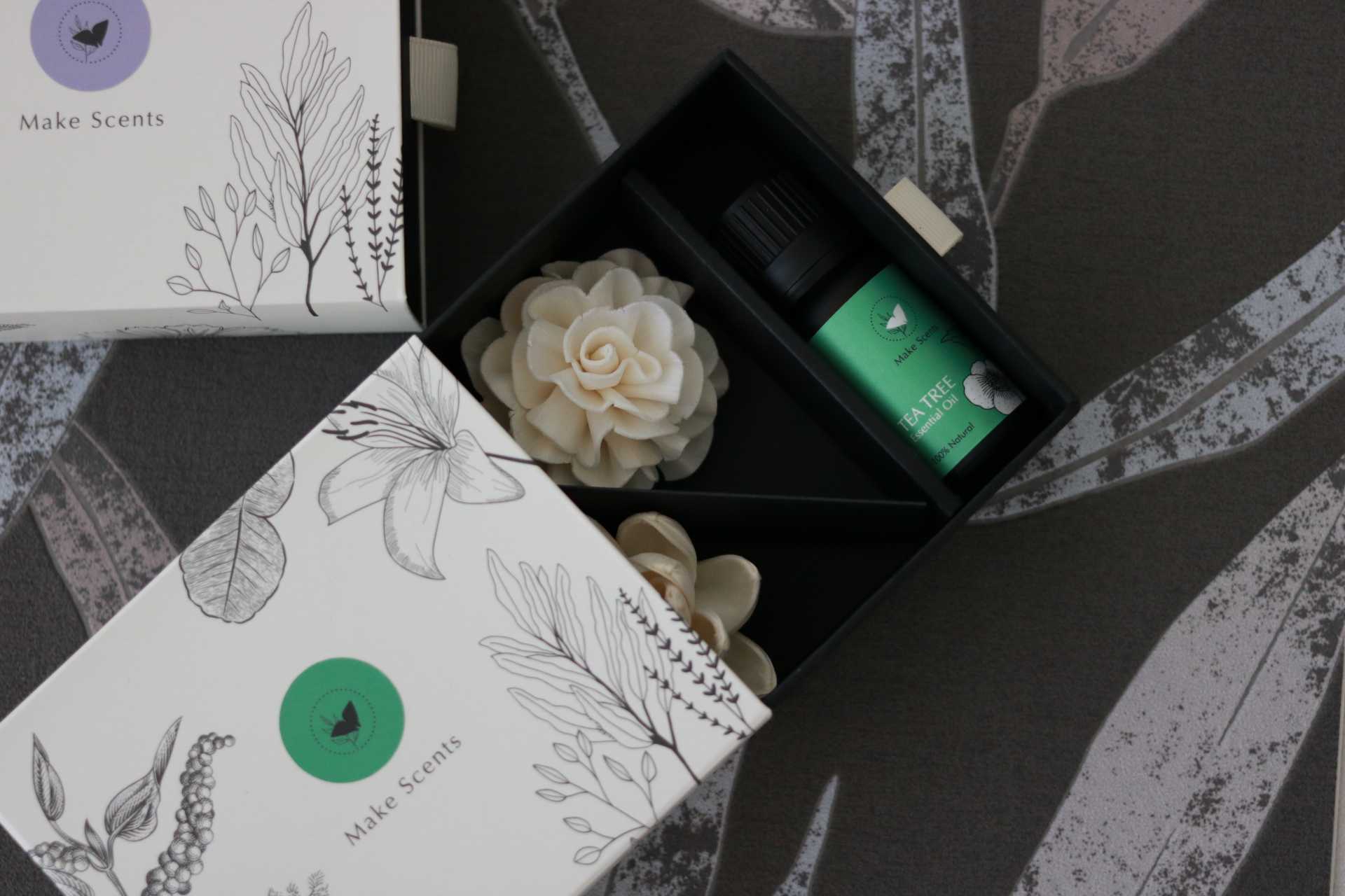 ชุดน้ำมันหอมที ทรี + ดอกไม้กระจายกลิ่น Tea Tree Oil Flower Diffuser Set