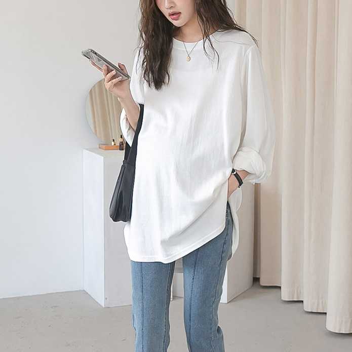 เสื้อทรง oversize ลุคคล่องตัวใส่ง่ายใส่ได้ตลอด แบบเรียบเก๋น่ารักมากๆ - สีขาว