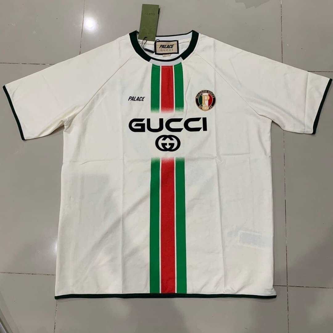 GUCCI X PALACE PRINTED FOOTBALL TECHNICAL JERSEY T-SHIRT WHITE เสื้อยืดคอกลมแขนสั้น แบรนด์กุชชี่