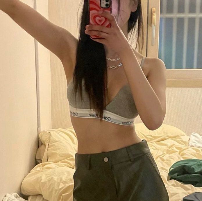 (พร้อมส่ง) CK TRIANGLE BRA