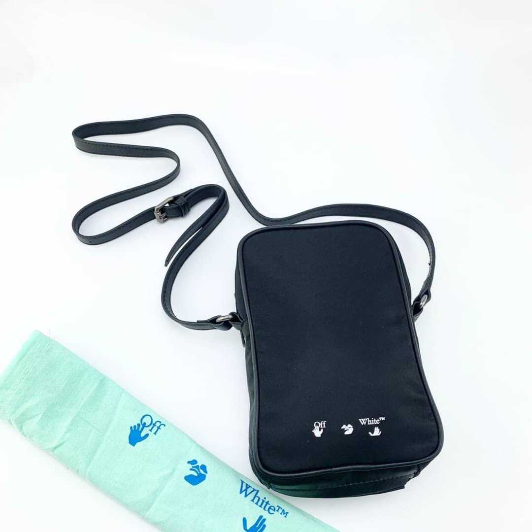 OFF-WHITE PHONE CROSSBODY BAG กระเป๋าแบรนด์ออฟไวท์ สะพายข้างครอสบอดี้