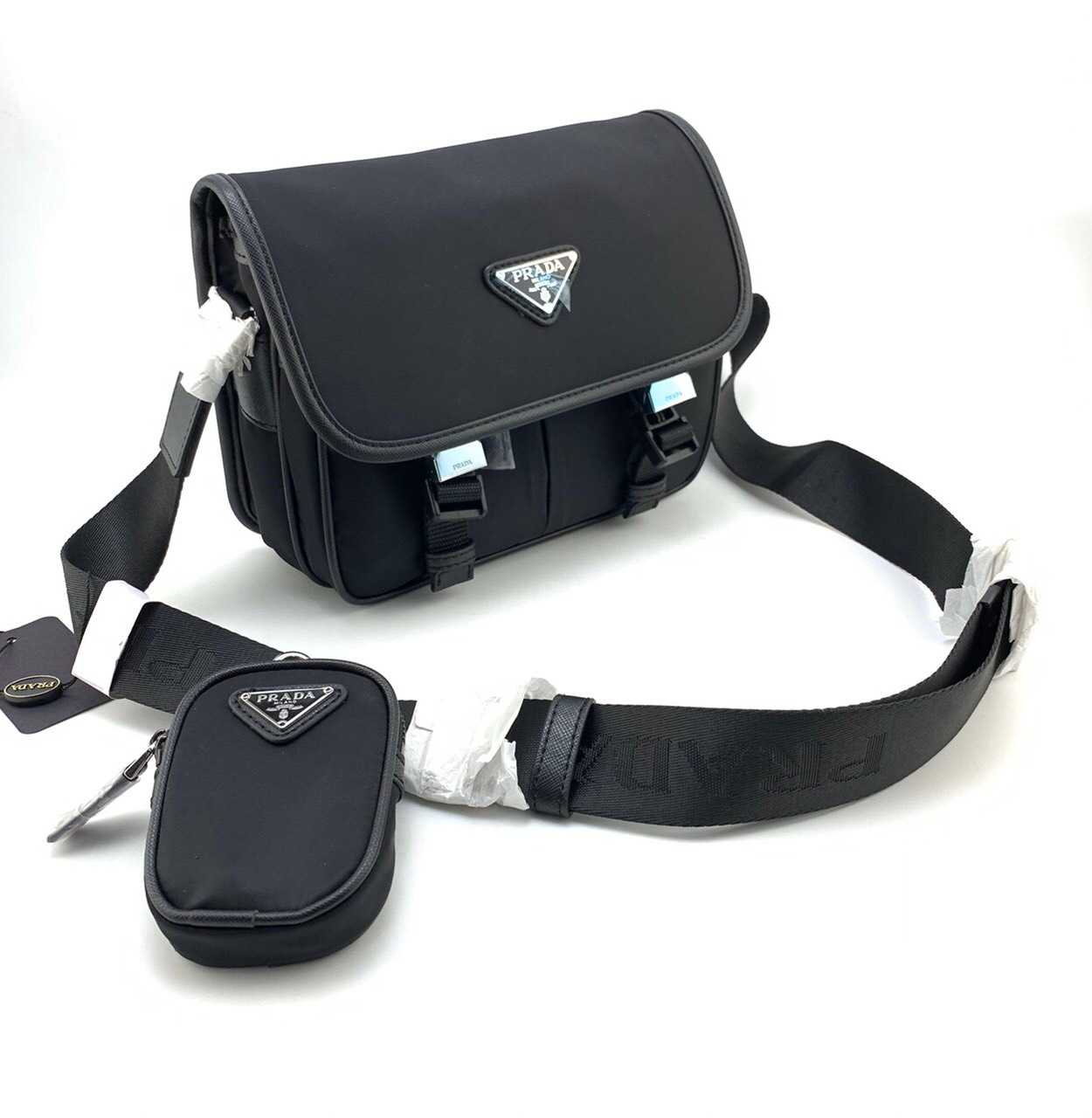PRADA RE-NYLON SHOULDER MESSENGER BAG IN BLACK กระเป๋าสะพายข้าง ครอสบอดี้