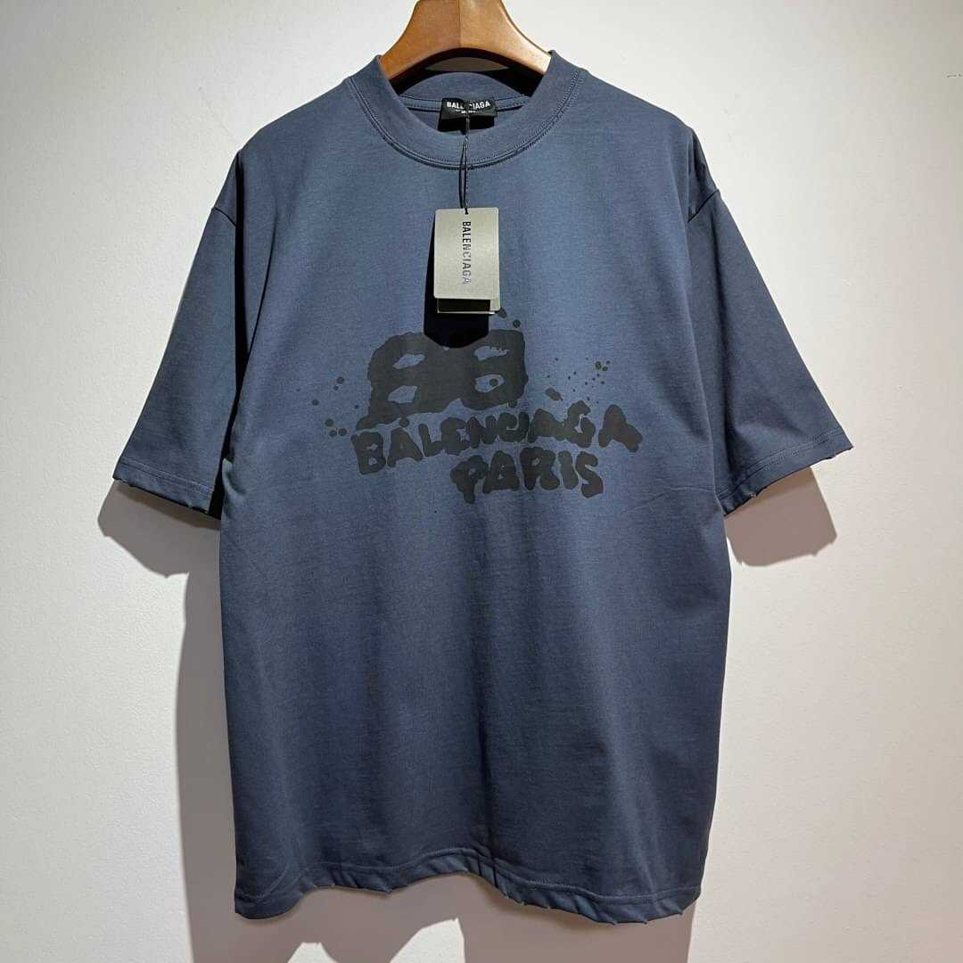 BALENCIAGA HAND DRAWN BB T-SHIRT WITH LOGO เสื้อยืดคอกลมแขนสั้น แบรนด์บาลองเซียก้า