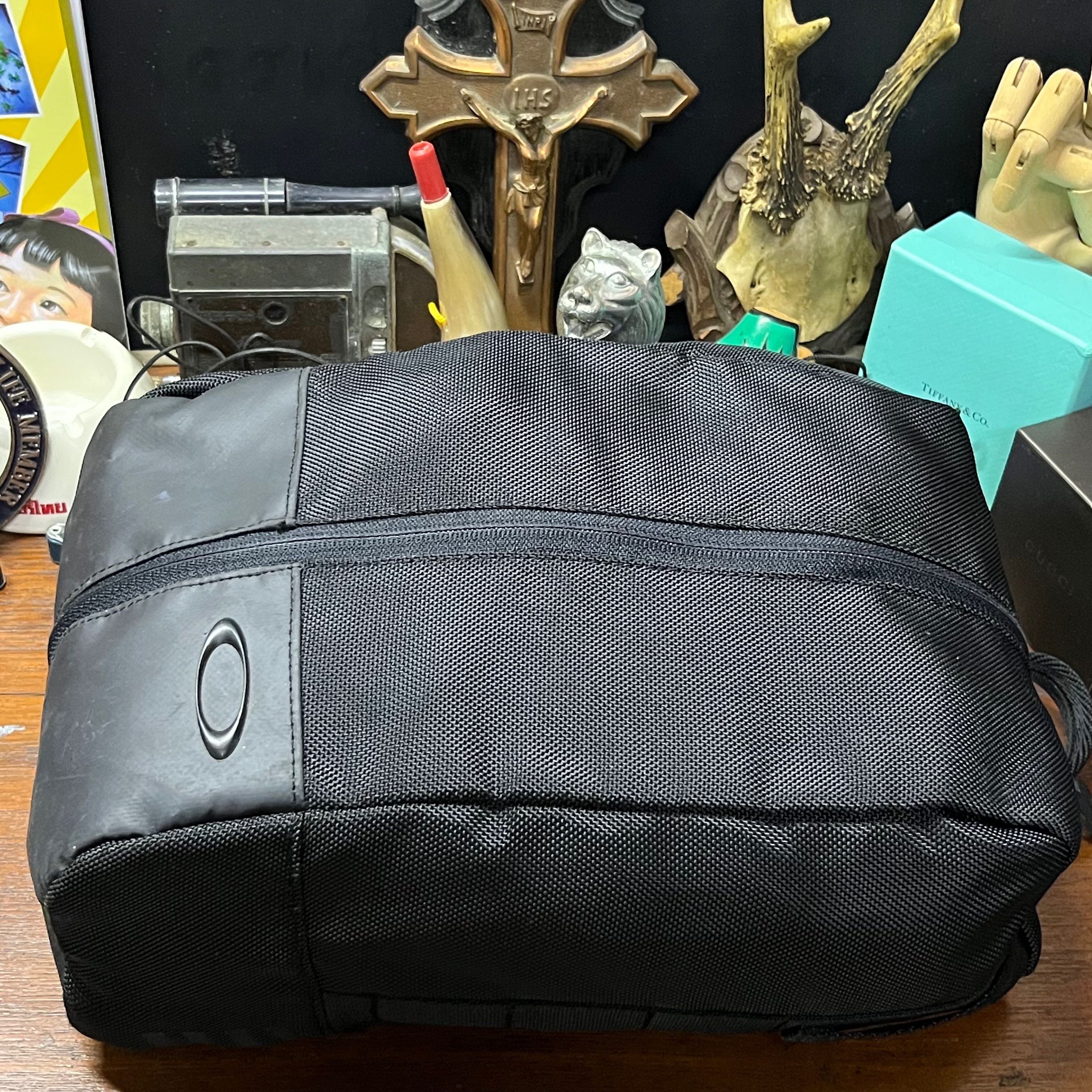 กระเป๋า Oakley ขนาด30x21ซม. 
