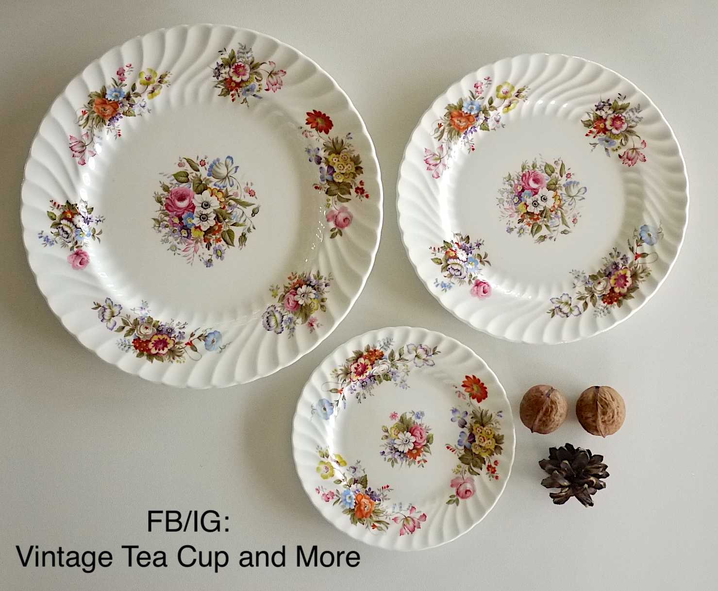 Aynsley Summertime Dinner Set