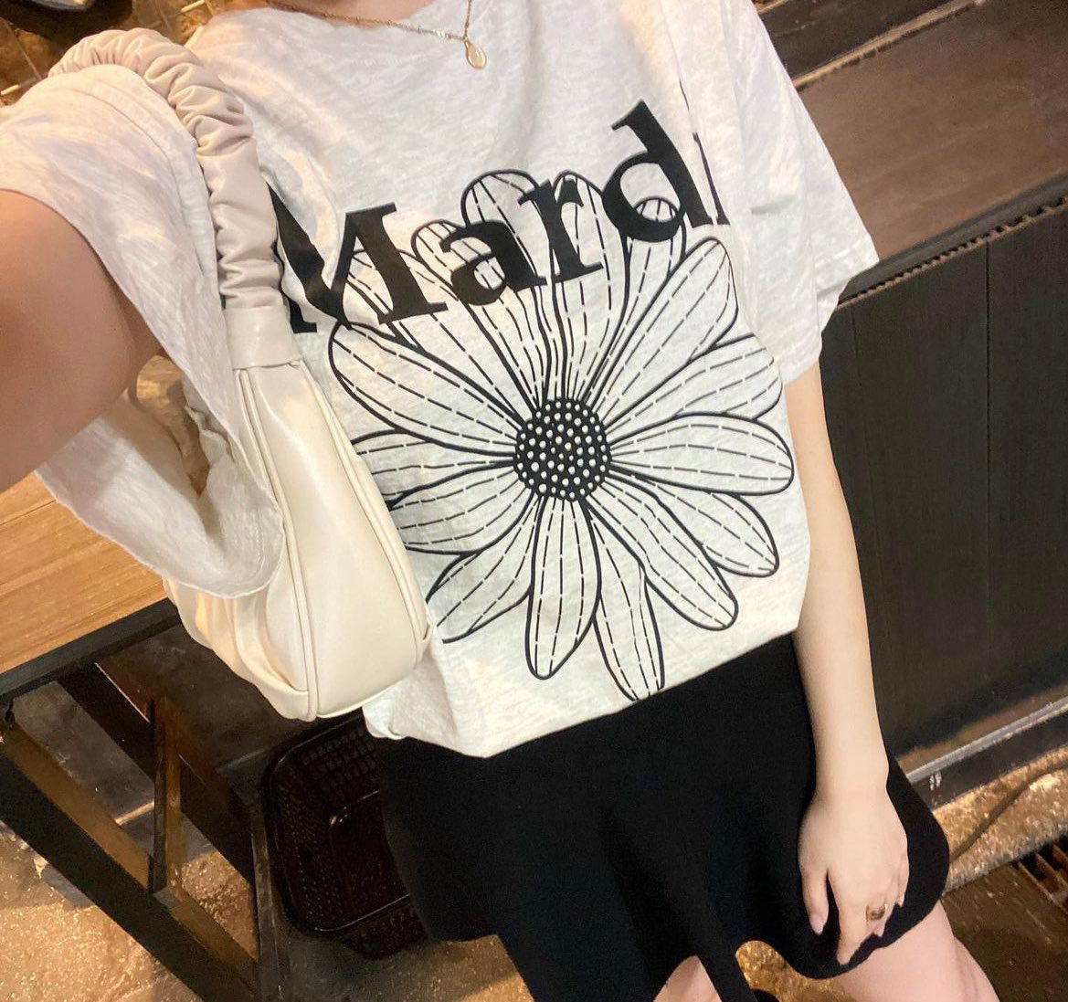 พร้อมส่ง เสื้อ Mardi Flowermardi Tshirt - Oatmeal Black