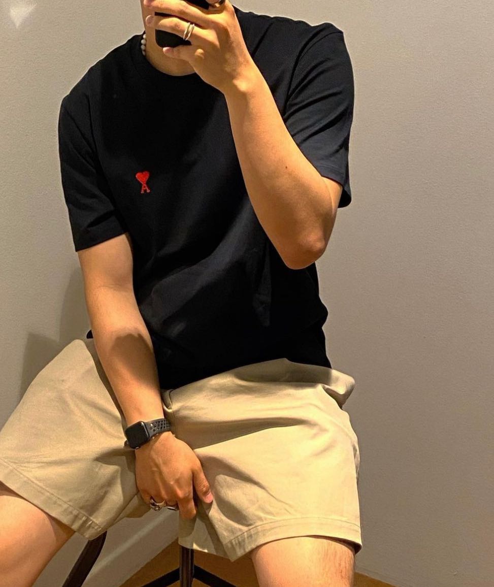 Ami tee small logo