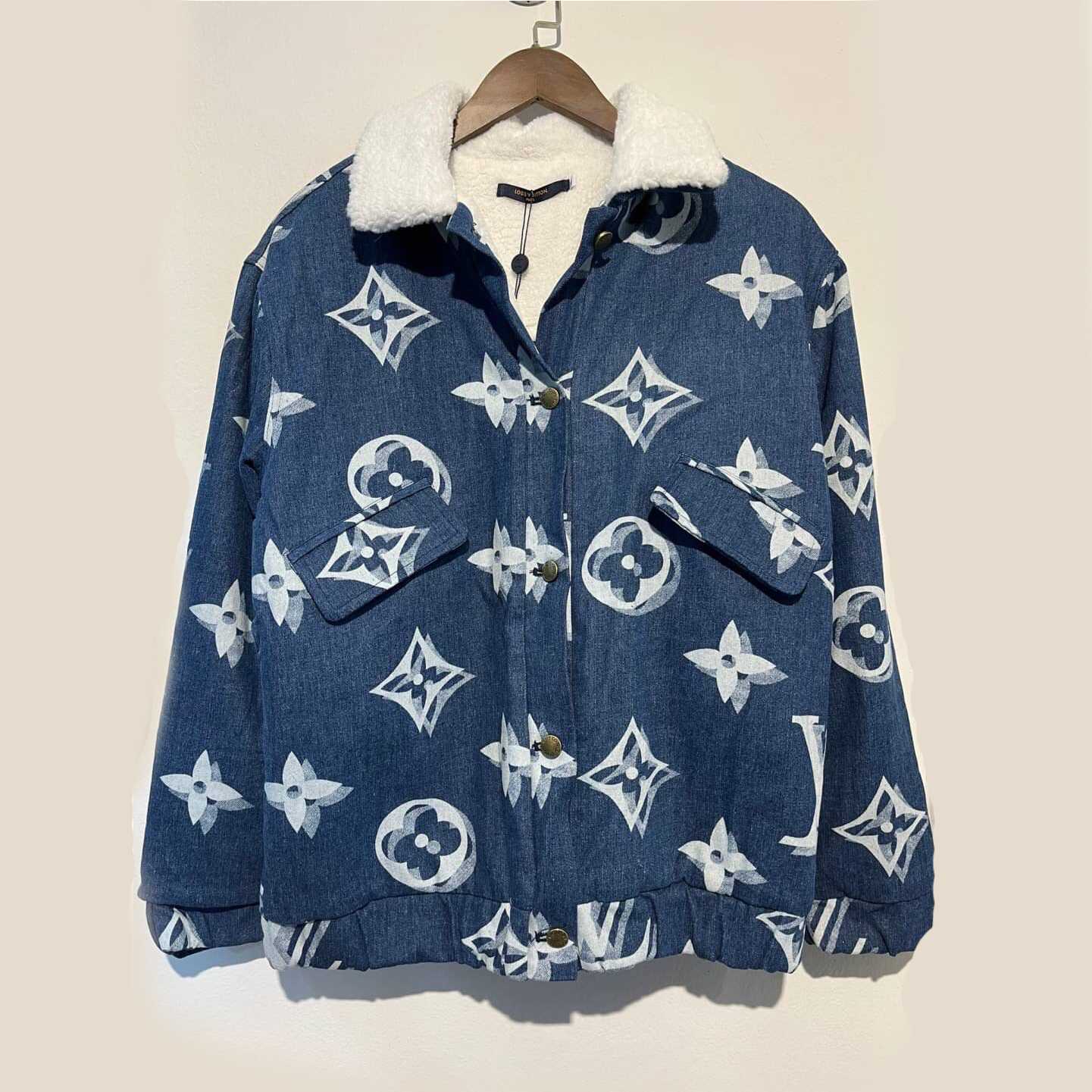 LOUIS VUITTON REVERSIBLE DENIM & FUR MONOGRAM JACKET เสื้อคลุมแจ็คเก็ต แบรนด์หลุยส์วิตตอง