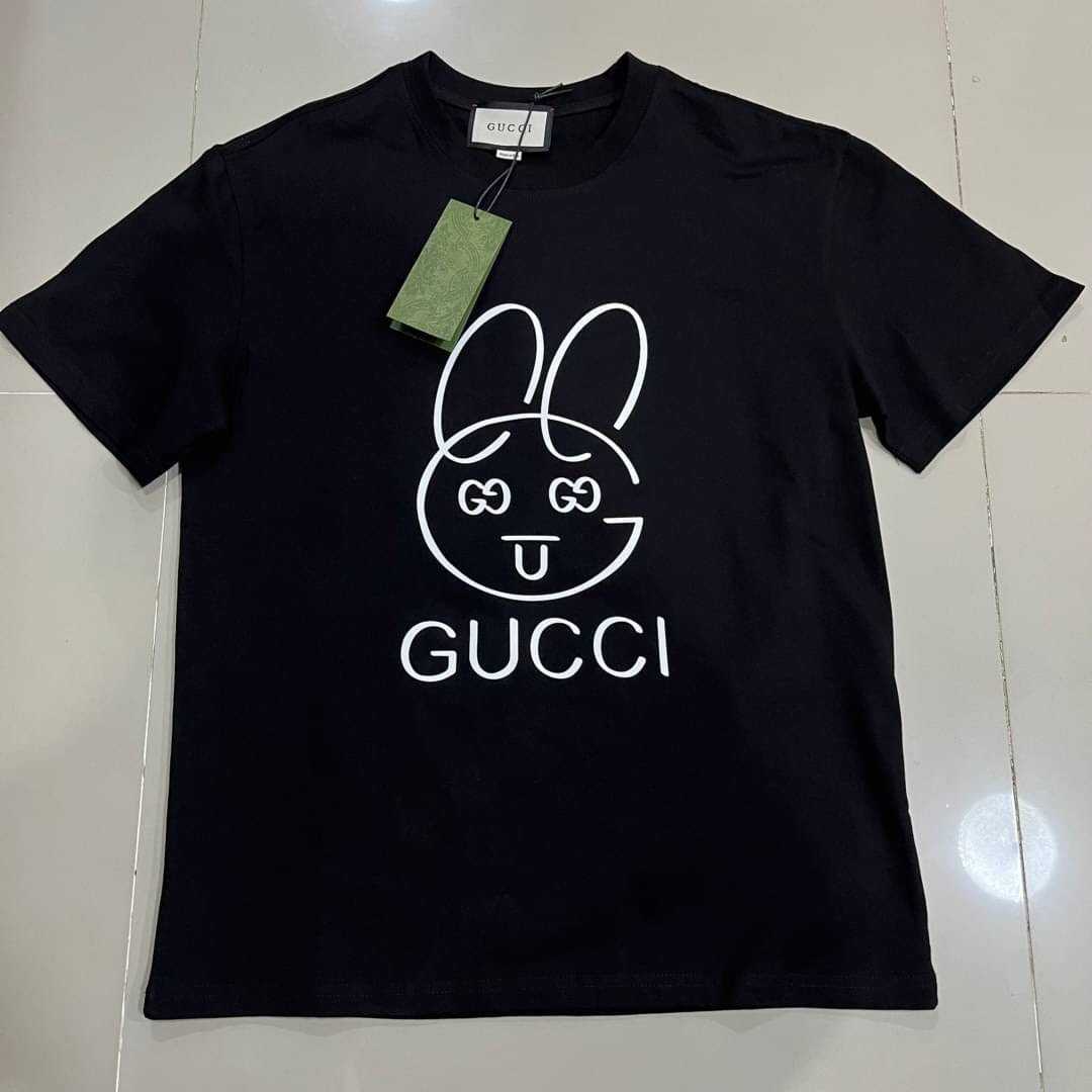 GUCCI GG LOGO BUNNY PRINT COTTON T-SHIRT เสื้อยืดคอกลมแขนสั้น แบรนด์กุชชี่