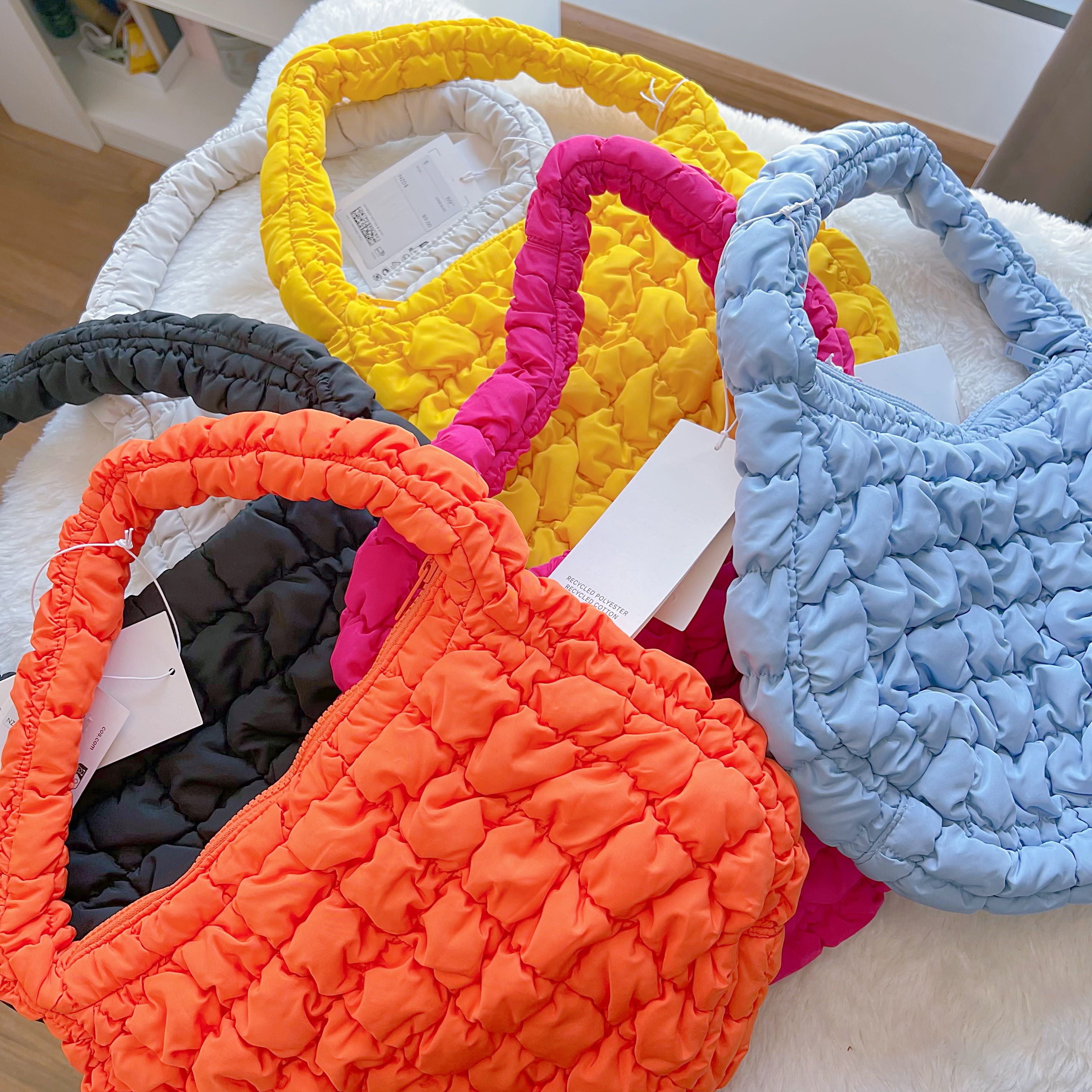 พร้อมส่ง 🌷 COS  Quilted Mini Bag ของแท้ 100% ป้ายแท็ก ถุงกระดาษ