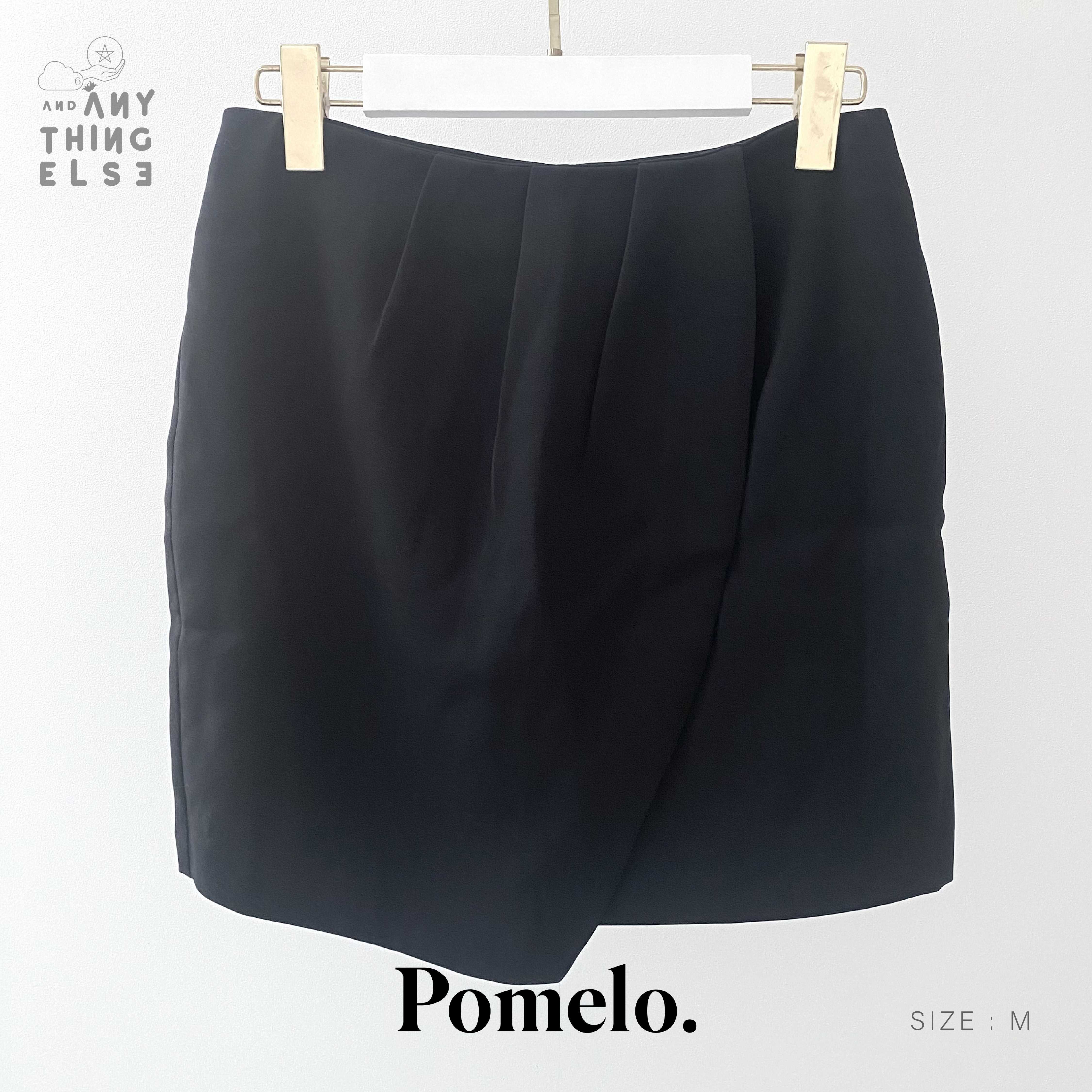 [NEW] Pomelo. กระโปรงสีดำ (size M)