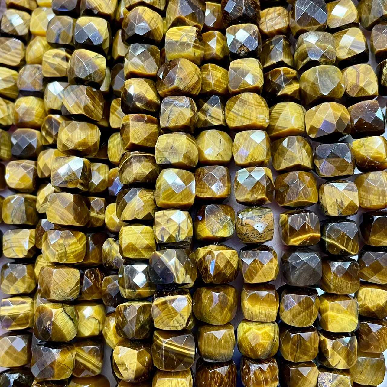 ตาเสือเหลือง (Tiger's Eye) ทรงลูกบาศก์ 8x8 mm เจียเหลี่ยม เส้นยาว
