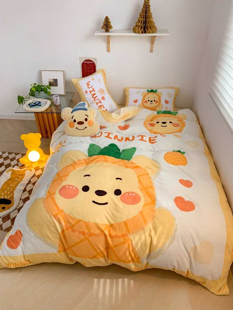 - PREORDER - ชุดผ้าปูที่นอนลายการ์ตูนหมีพูห์  ผ้ากำมะหยี่ ( มีขนาด 3.5-6 ฟุต )