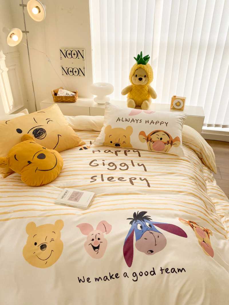 - PREORDER - ชุดผ้าปูที่นอนลายการ์ตูน Winnie the pooh ผ้ากำมะหยี่ ( มีขนาด 3.5-6 ฟุต )