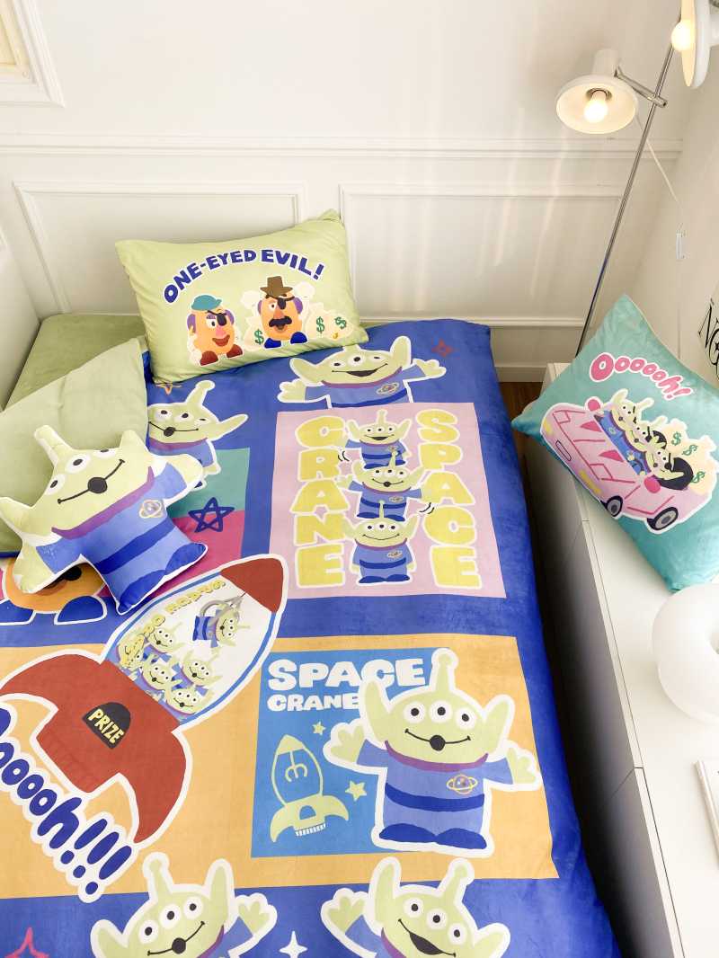 - PREORDER - ชุดผ้าปูที่นอนลายการ์ตูน Alien ผ้ากำมะหยี่ ( มีขนาด 3.5-6 ฟุต )