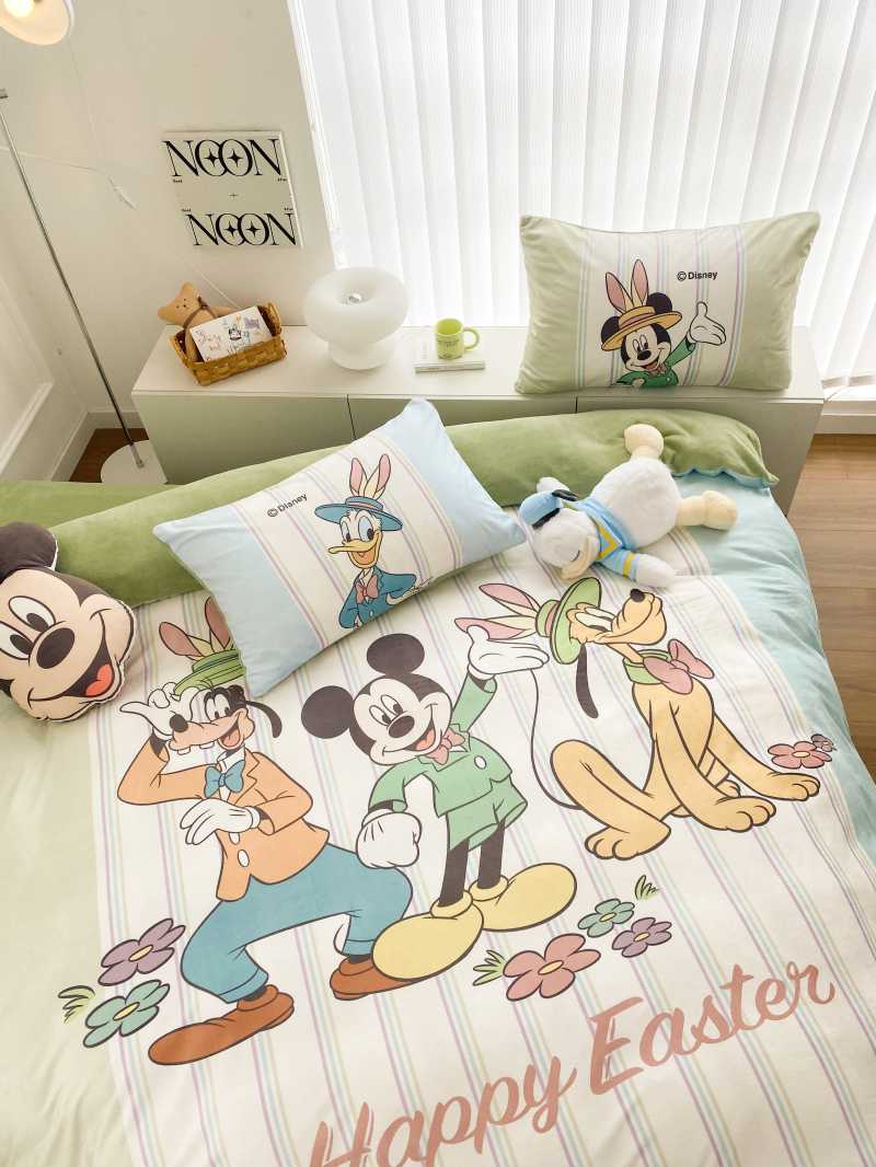 - PREORDER - ชุดผ้าปูที่นอนลายการ์ตูน  Micky mouse   ผ้ากำมะหยี่ ( มีขนาด 3.5-6 ฟุต )