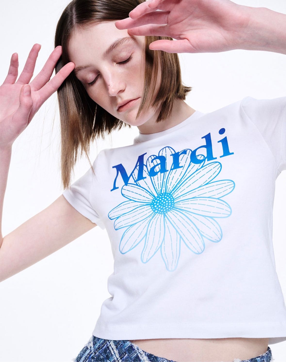 (พร้อมส่ง) Mardi Mercredi cropped gradation white blue