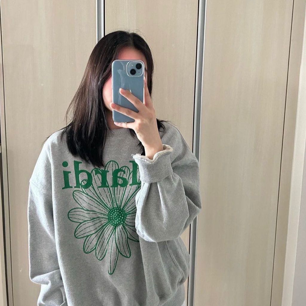 (พร้อมส่ง) Mardi mercredi flower sweater gray green