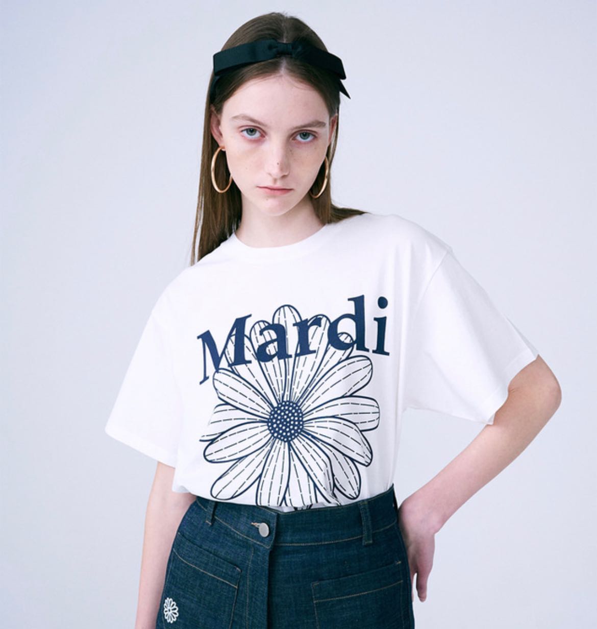 (พร้อมส่ง) TSHIRT FLOWERMARDI IVORY NAVY