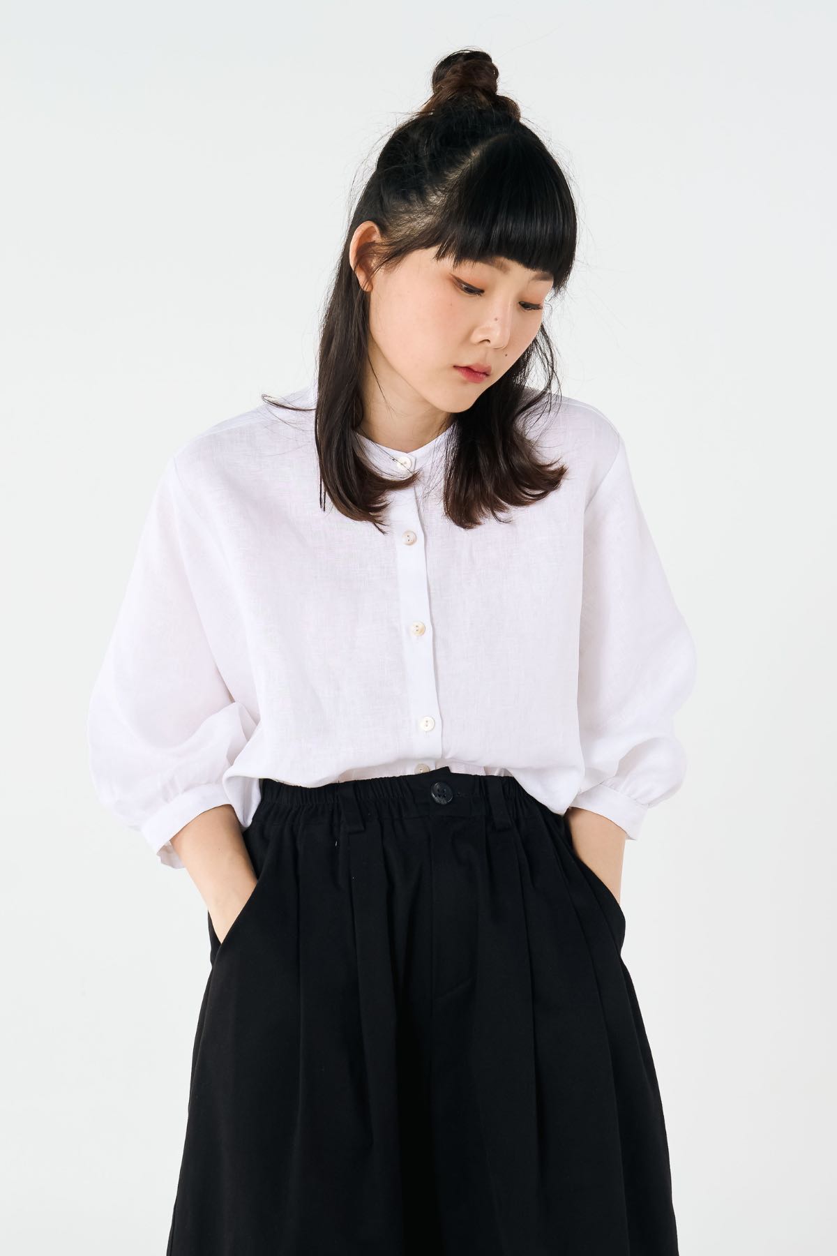 เสื้อลินินทรงปีกค้างคาว สีขาว
