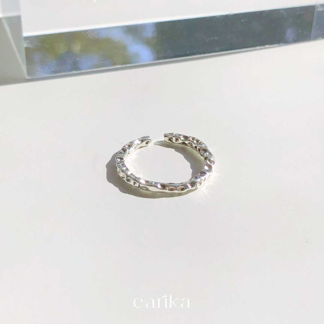 earika.earrings - dot rough ring แหวนเรียบทรงขรุขระเงินแท้ ฟรีไซส์ปรับขนาดได้