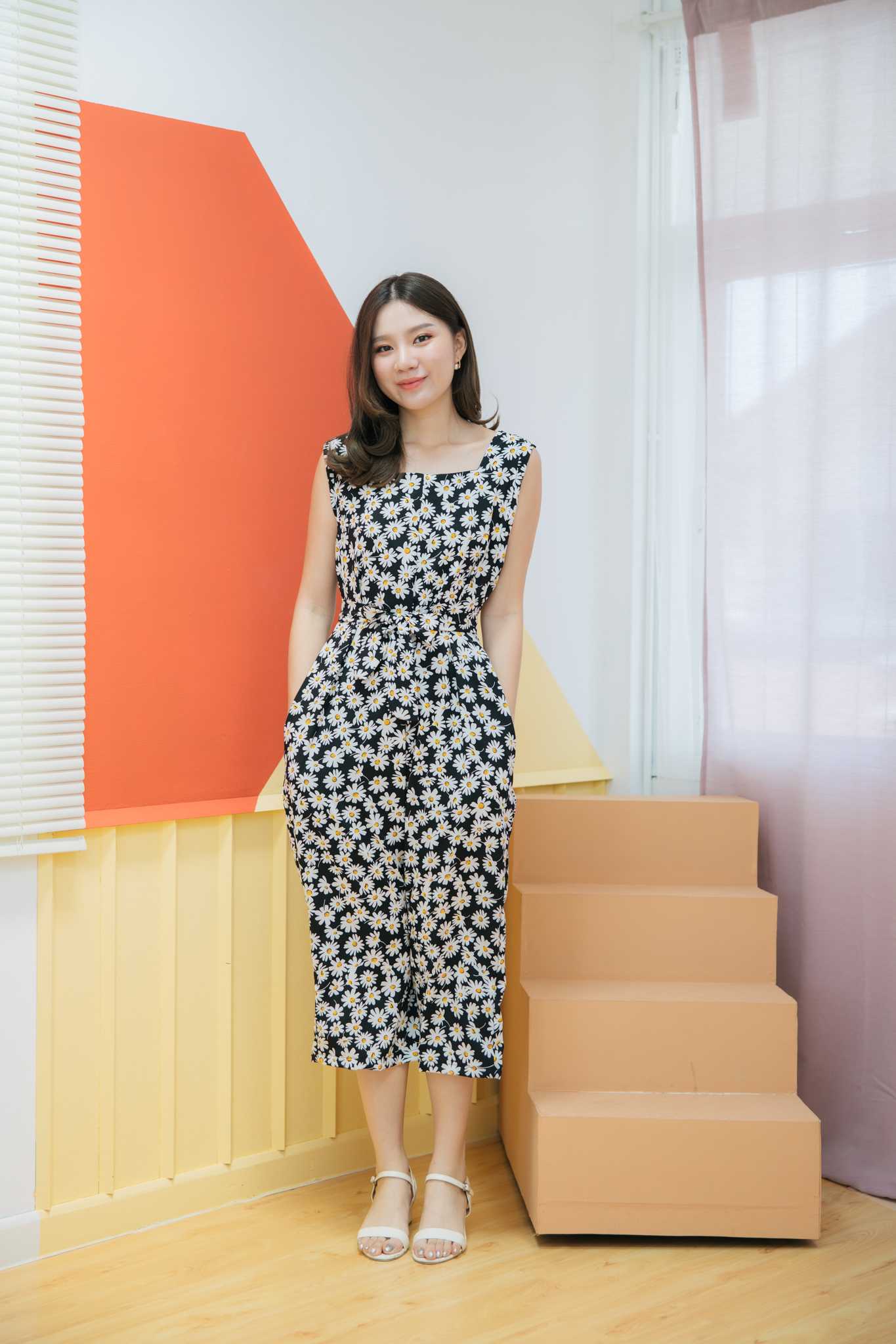 จัมสูทให้นม Black daisy twotone  jumpsuit