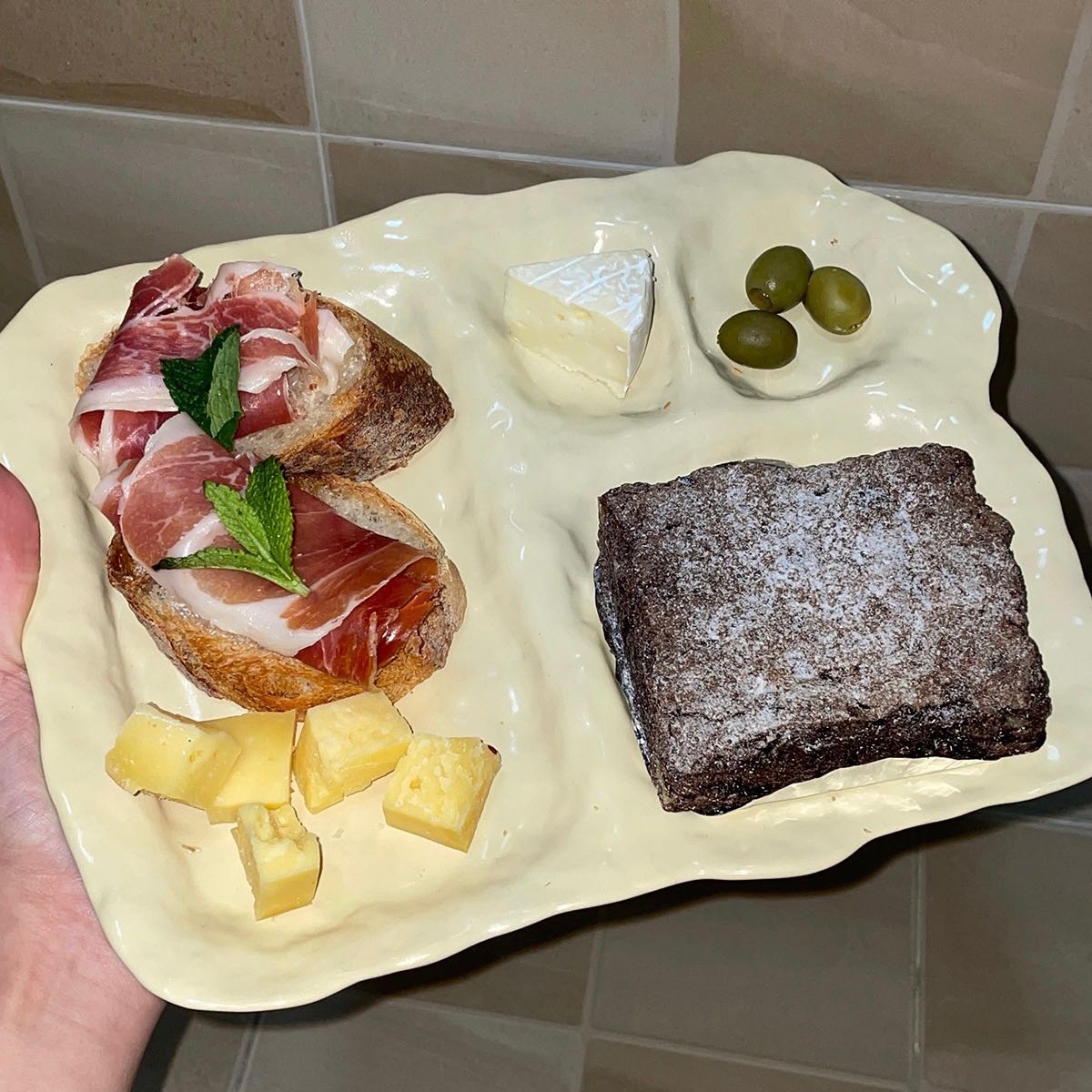 Handmade ceramic plate (Pre-order)
