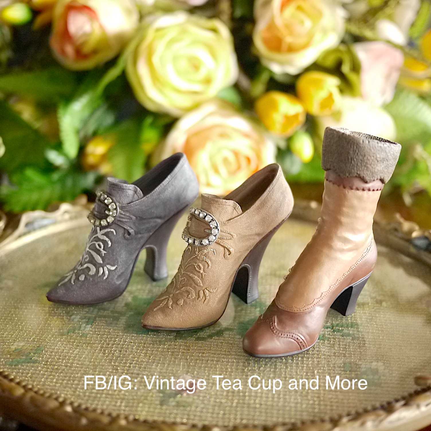 รองเท้า Antique Miniature Shoe
