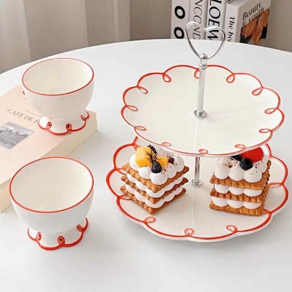ชั้นขนม ขอบหยักสีแดง Twinnies Decor