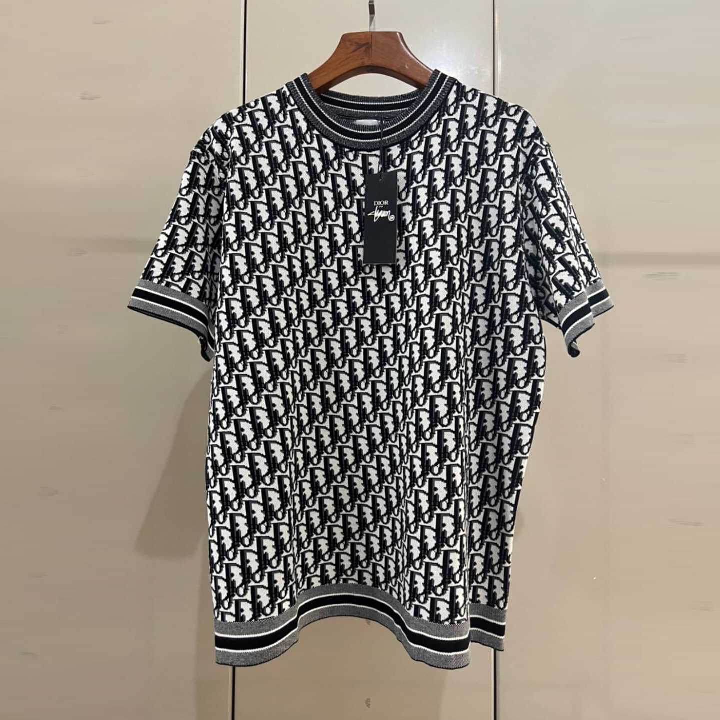 DIOR OBLIQUE KNITTED T-SHIRT เสื้อยืดคอกลมแขนสั้น แบรนด์คริสเตียนดิออร์ ผ้าไหมพรมเนื้อนุ่ม